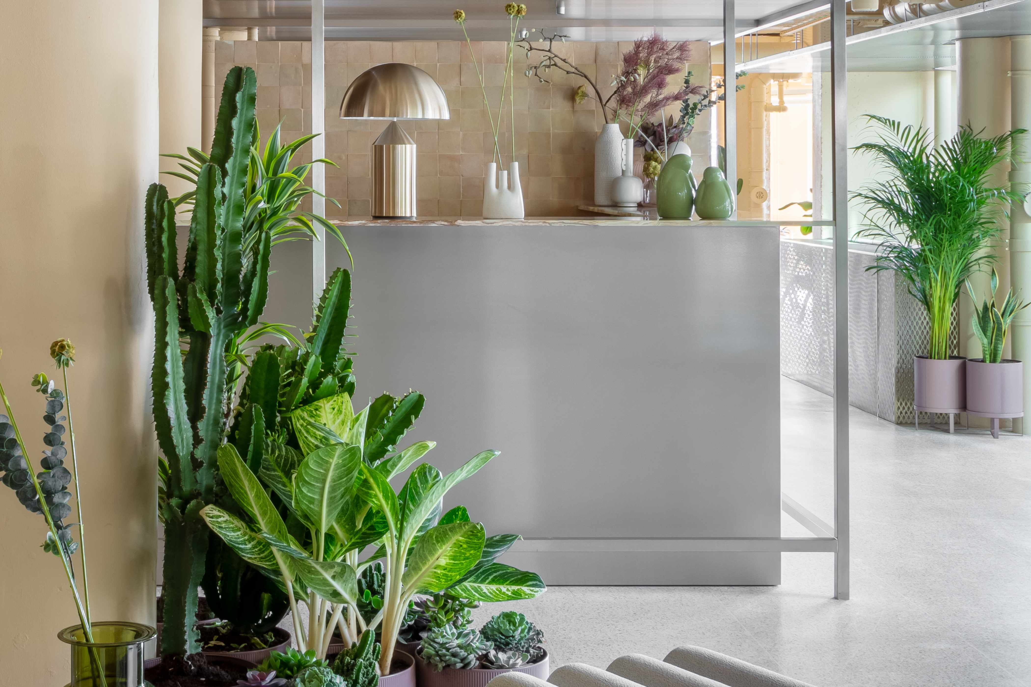 Communal Space : Locke at Broken Wharf, Millennium Bridge