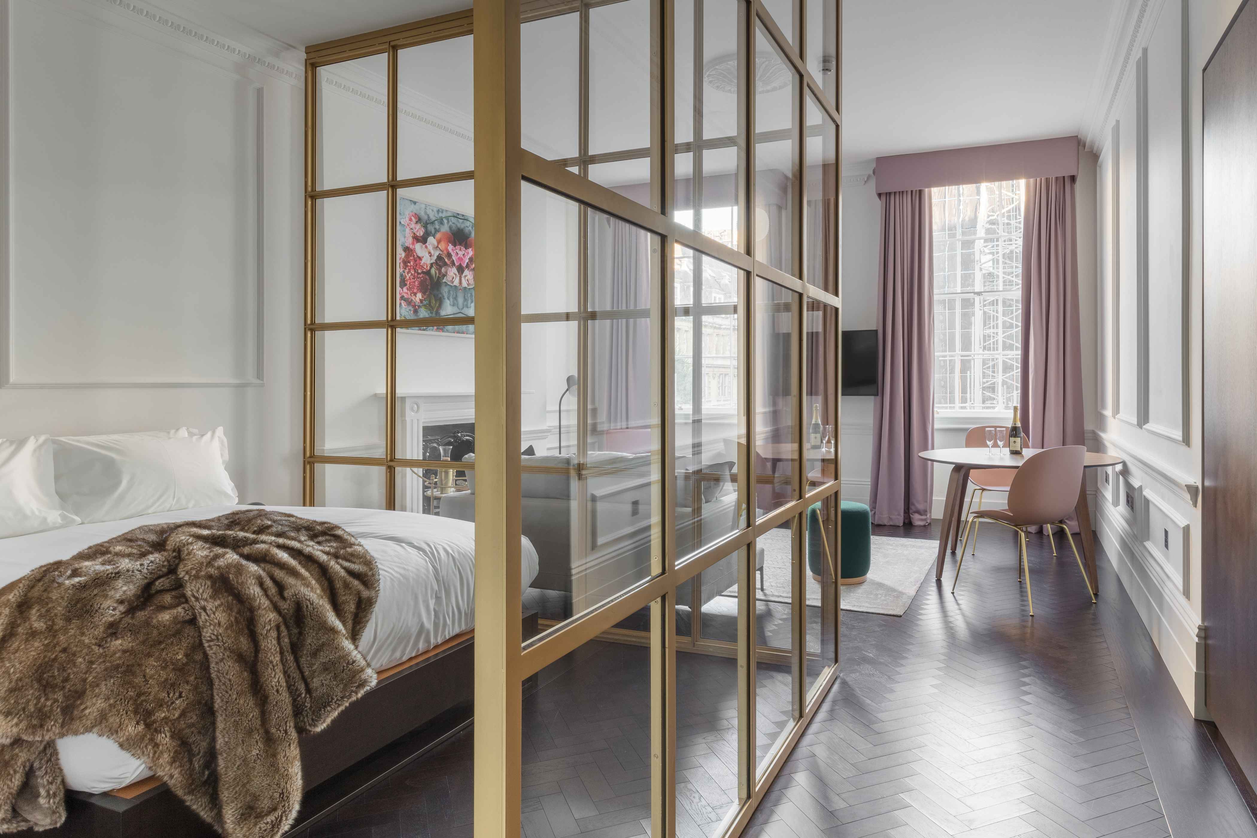 Bedroom : Large-Studio