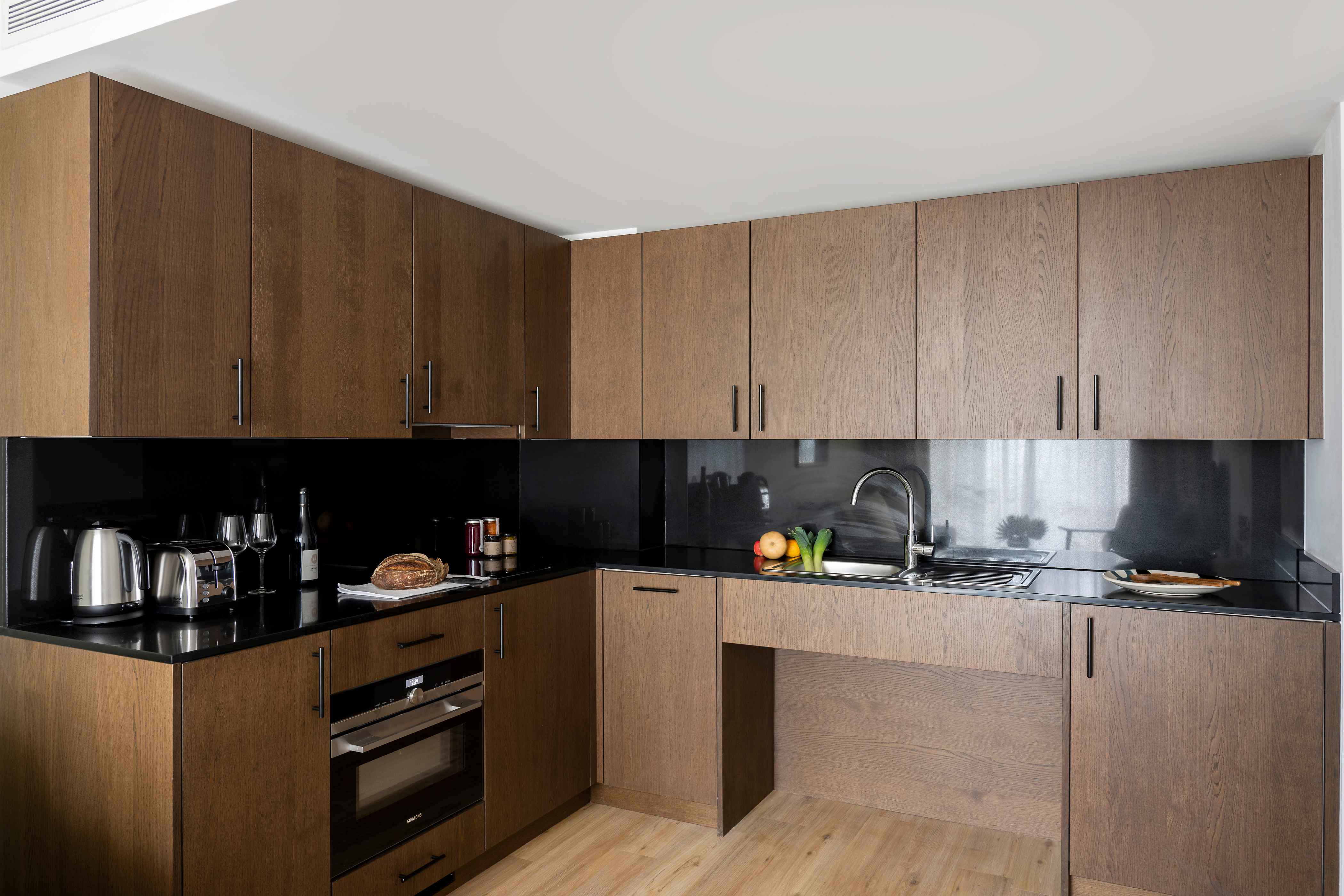 Kitchen : Cove - Landmark Pinnacle, Canary Wharf