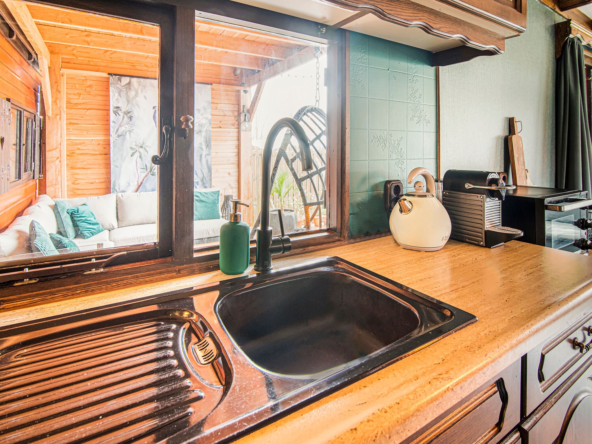 Foto's Landelijk chalet in Brouwershaven met een barbecue - Belvilla by Oyo