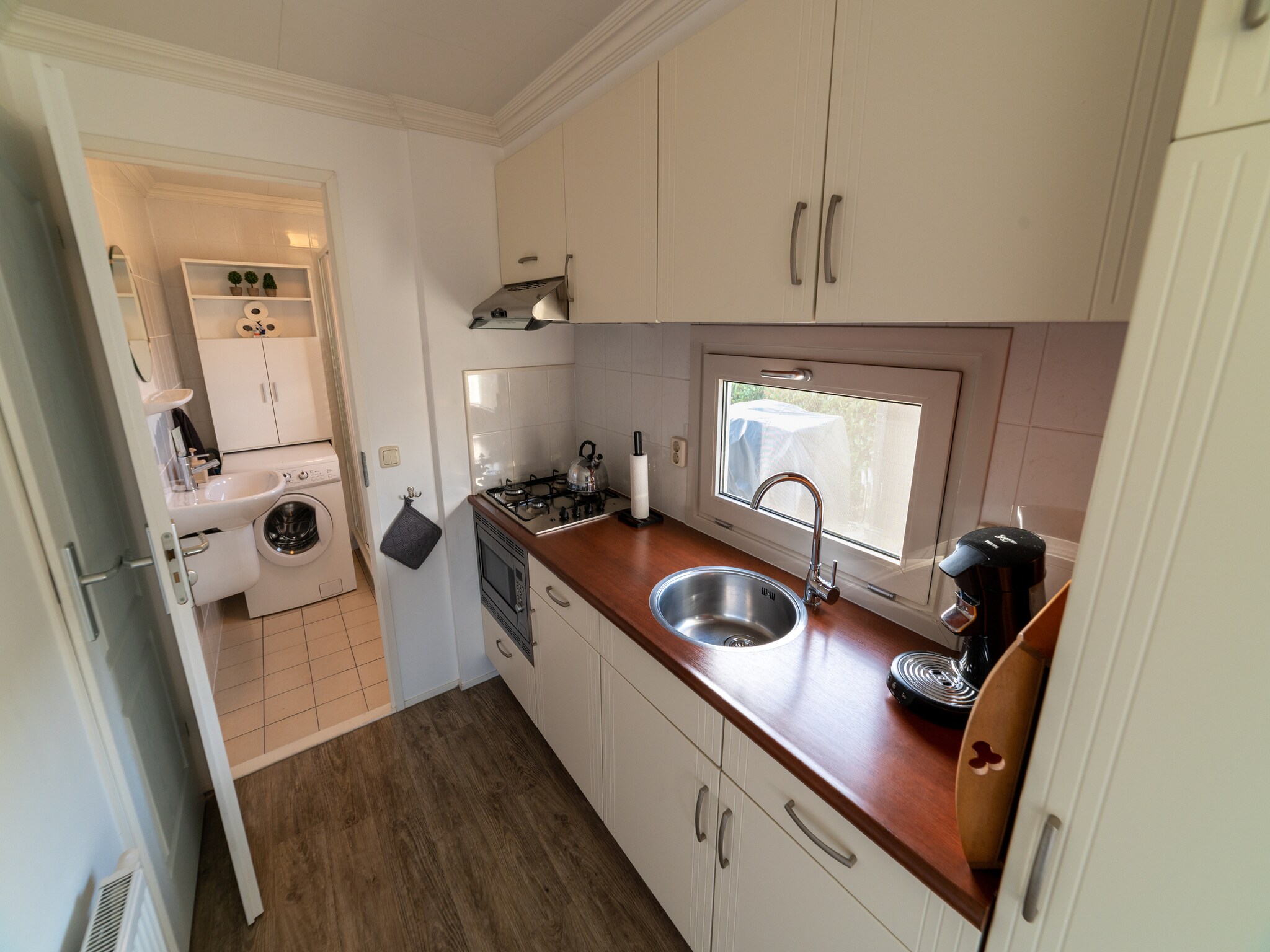 Foto's Gezellig chalet in Giethoorn met een aanlegsteiger - Belvilla by Oyo