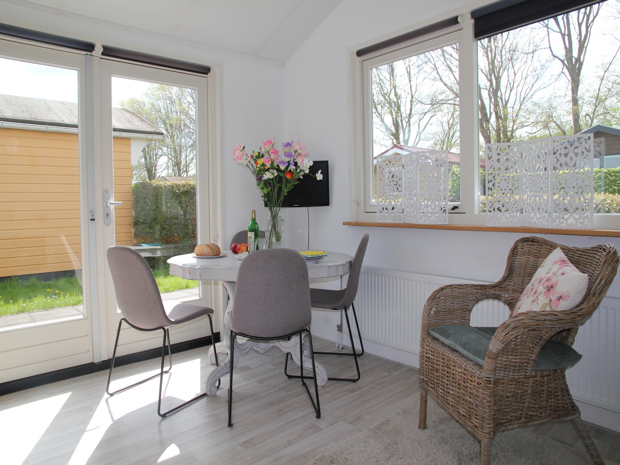 Foto's Comfortabele bungalow bij het strand - Belvilla by Oyo