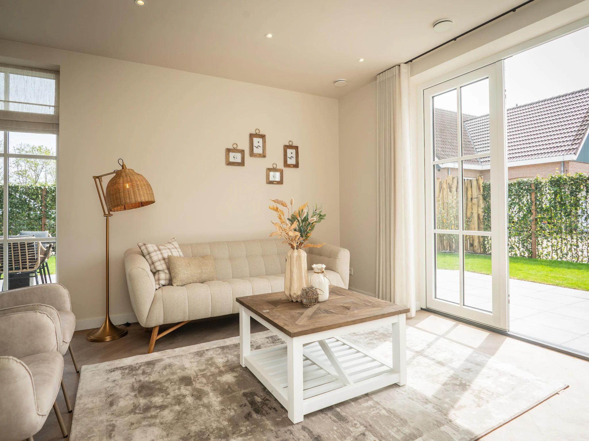 Foto's Nieuwe rietgedekte villa nabij het strand - Belvilla by Oyo
