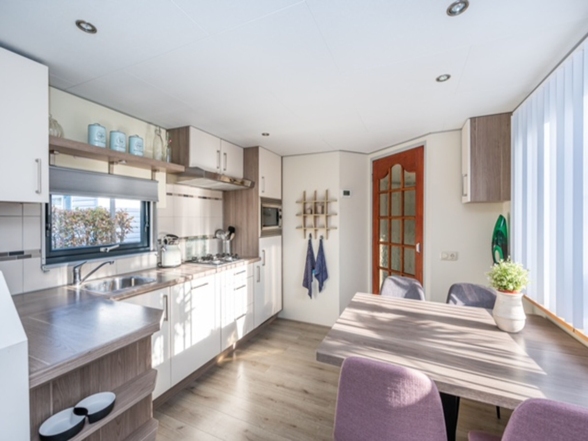Foto's Chalet Sea Rocks met uitzicht en tuin - Belvilla by Oyo