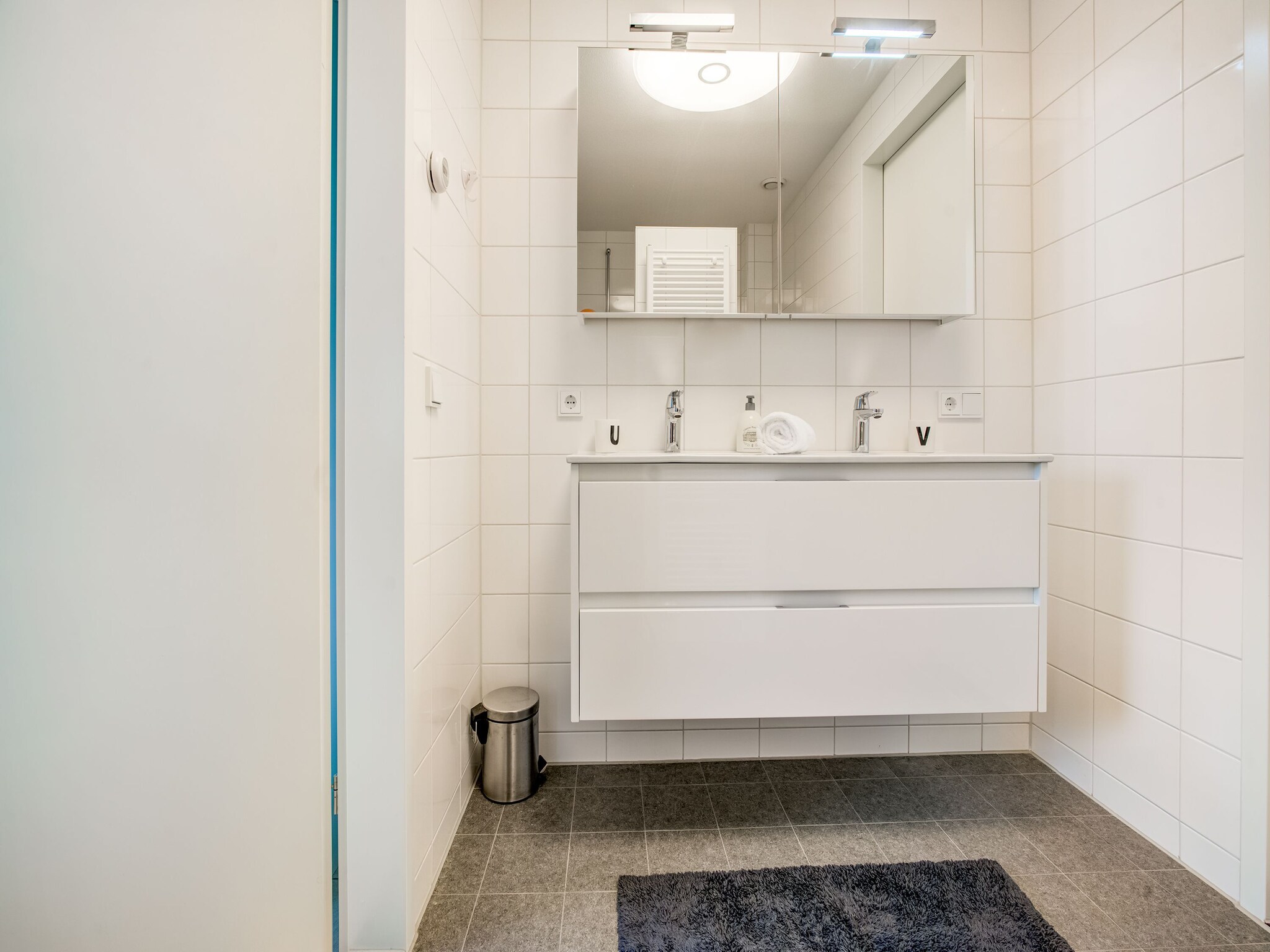 Foto's Luxe vakantiehuis in Zeewolde met tuin en bubbelbad - Belvilla by Oyo