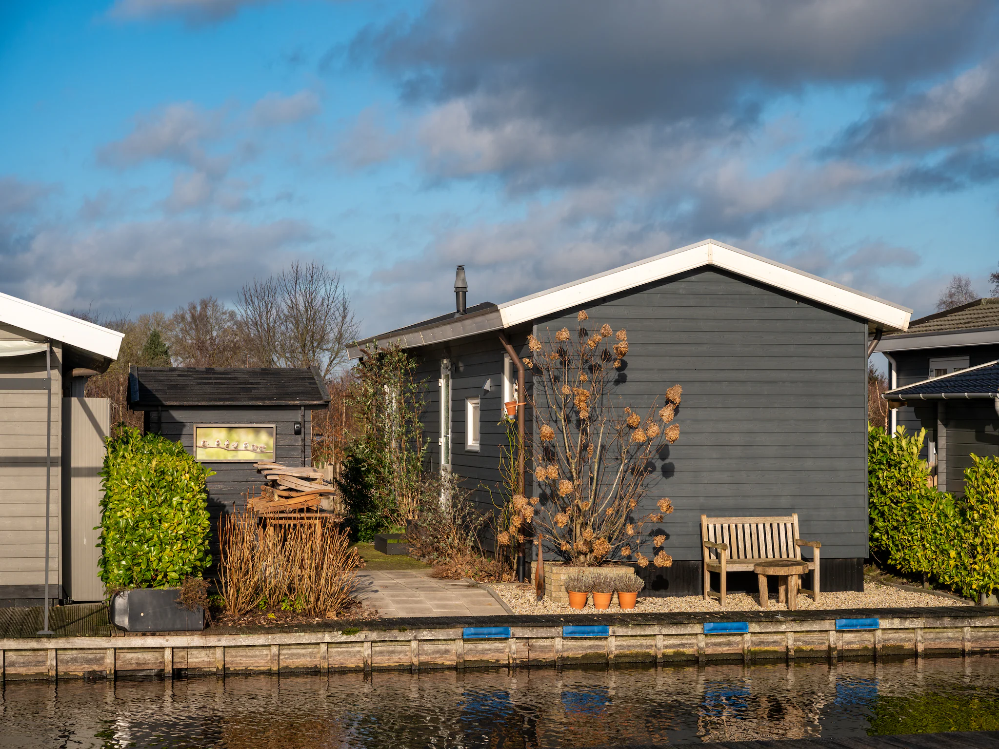 Foto's Gezellig chalet in Giethoorn met een aanlegsteiger - Belvilla by Oyo