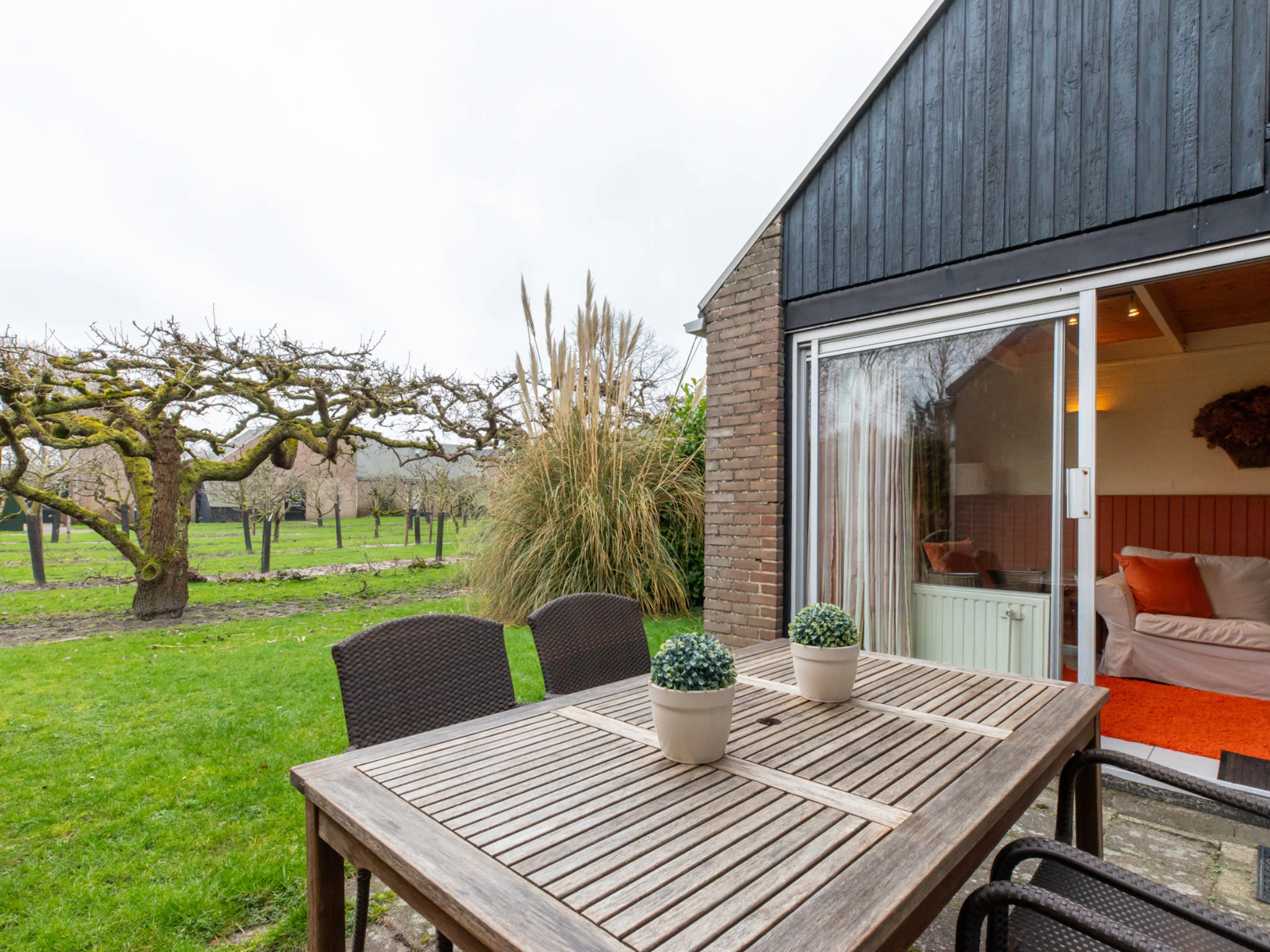 Foto's Sfeervol vakantiehuis met gedeeld zwembad - Belvilla by Oyo