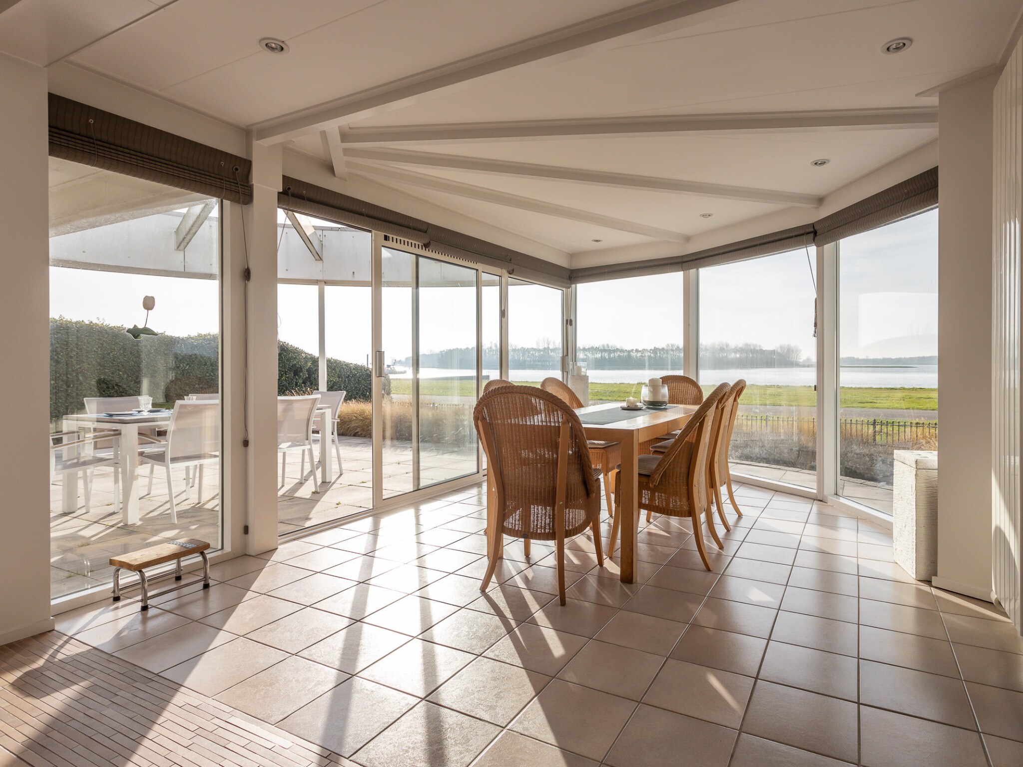 Foto's Prachtige, luxe villa aan het Veerse Meer - Belvilla by Oyo