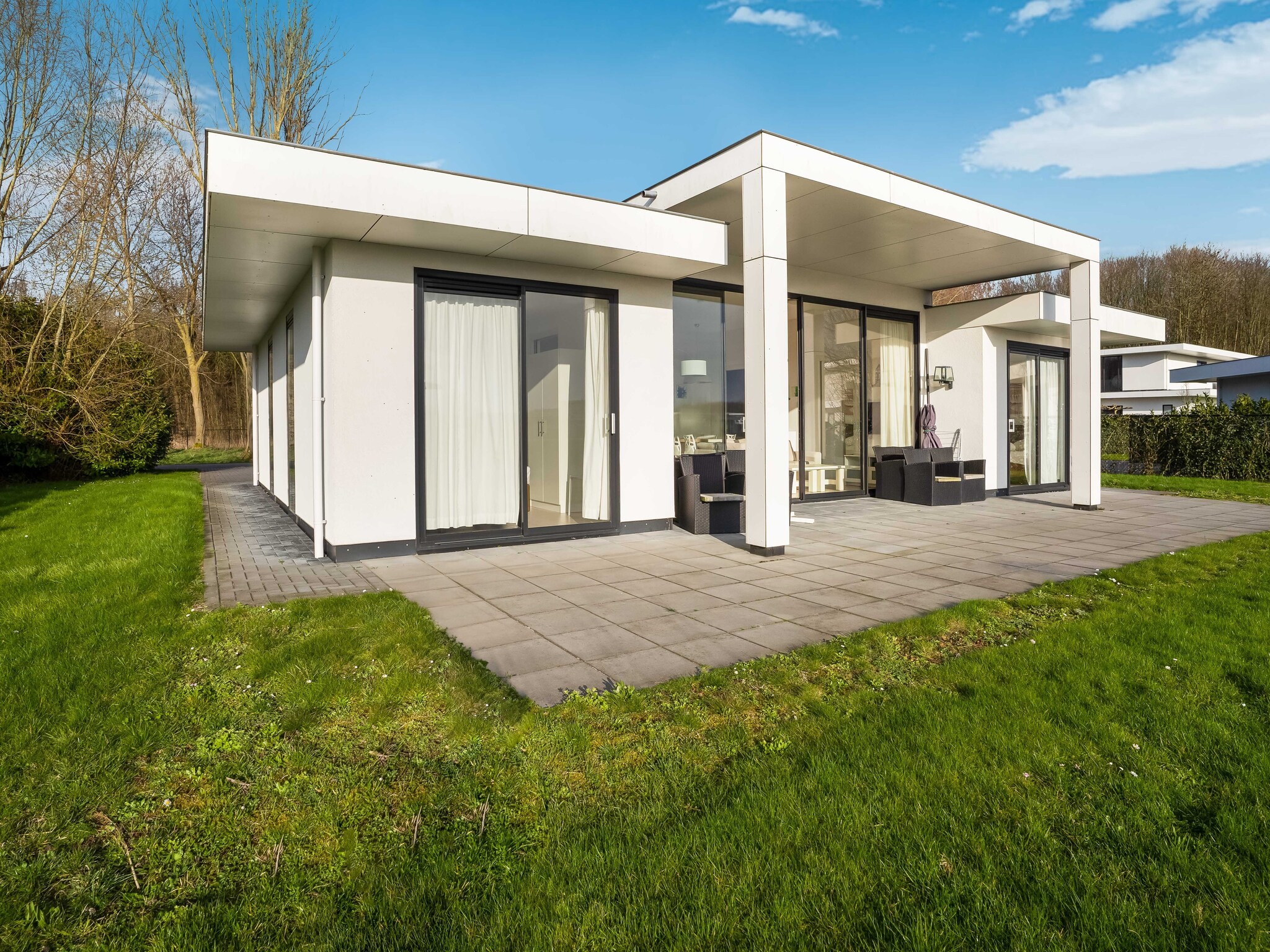 Foto's Prime villa met terras en steiger - Belvilla by Oyo