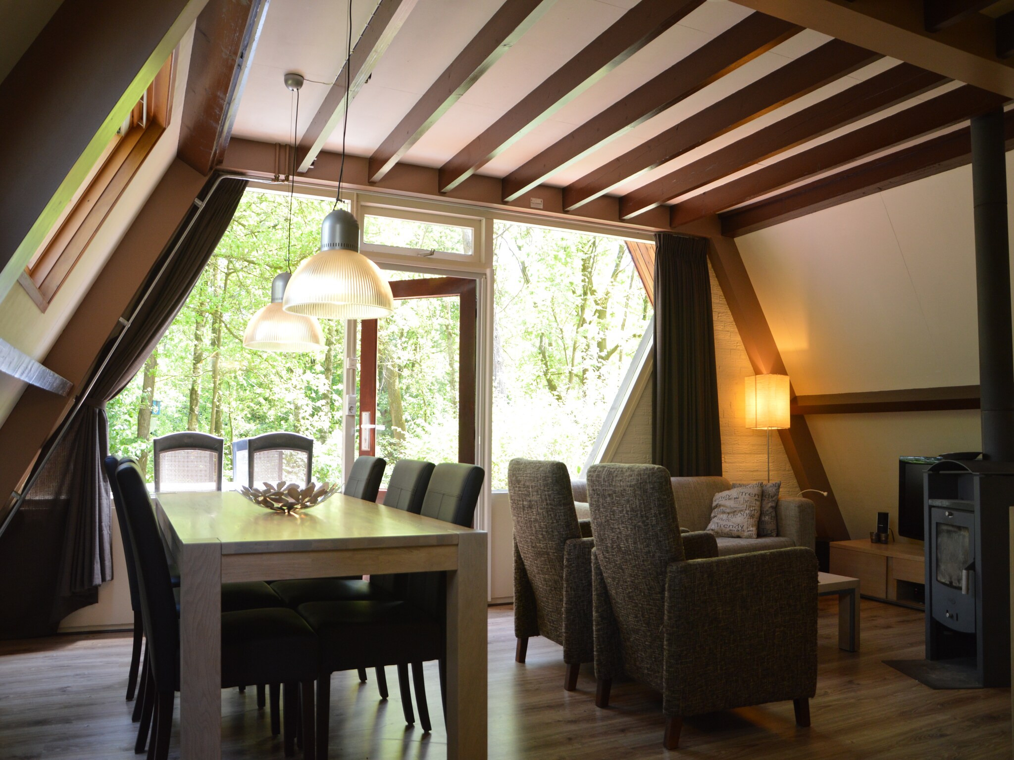 Foto's Comfortabele woning in Stramproy met uitzicht op het bos - Belvilla by Oyo