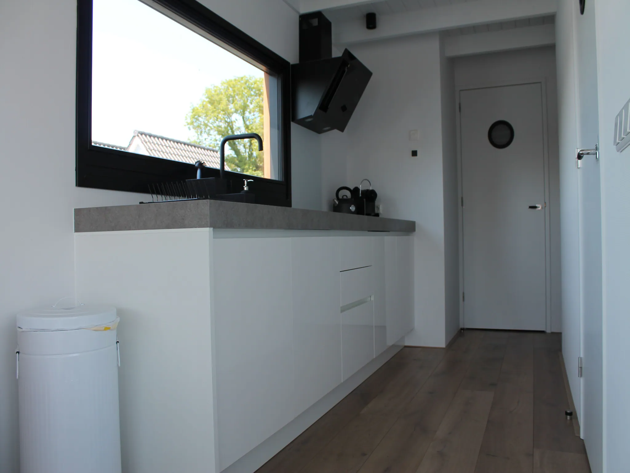 Foto's Boathouse aan het water in Stavoren met een tuin - Belvilla by Oyo