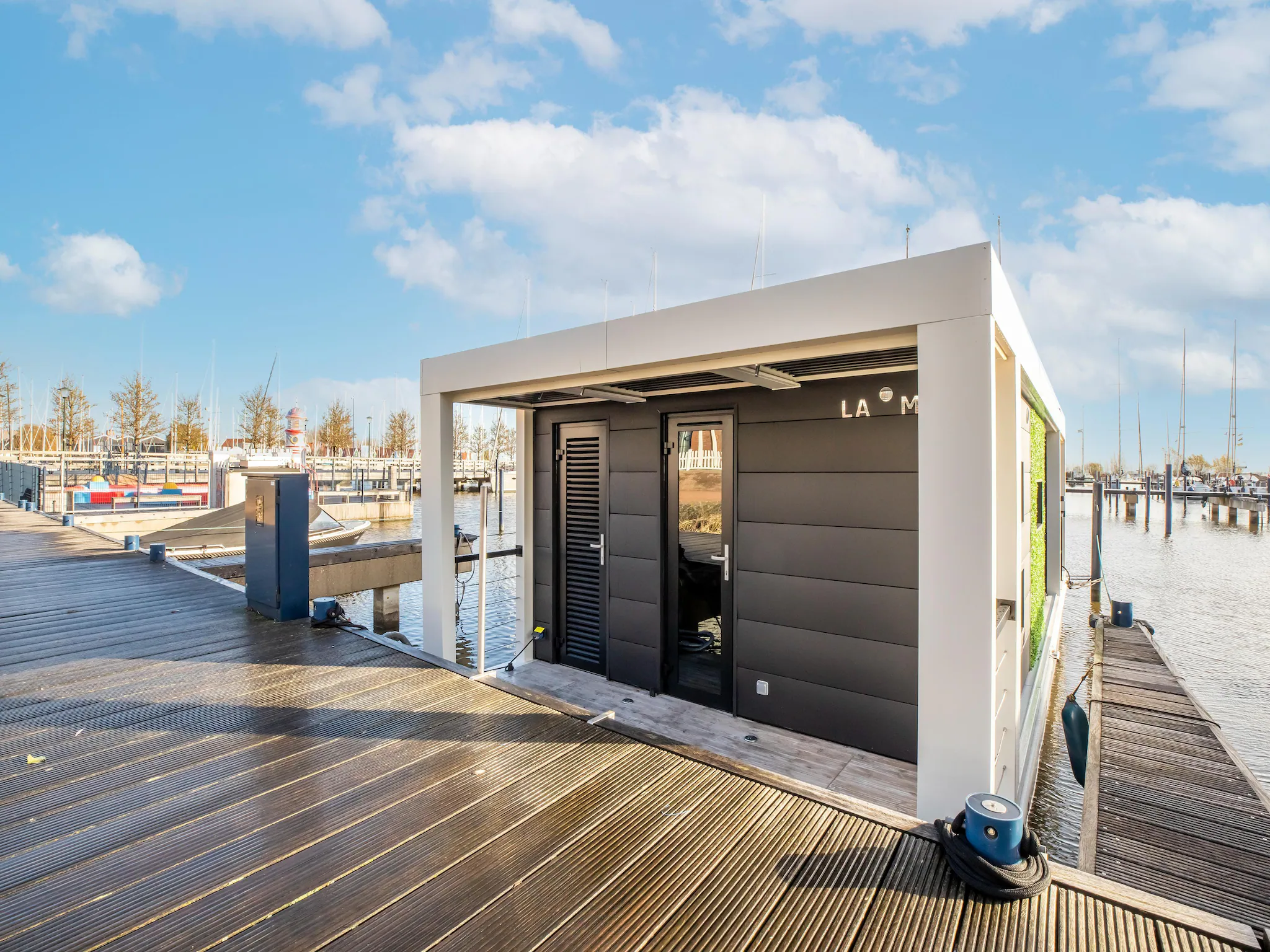 Foto's Prachtige woonboot met gedeeld zwembad - Belvilla by Oyo