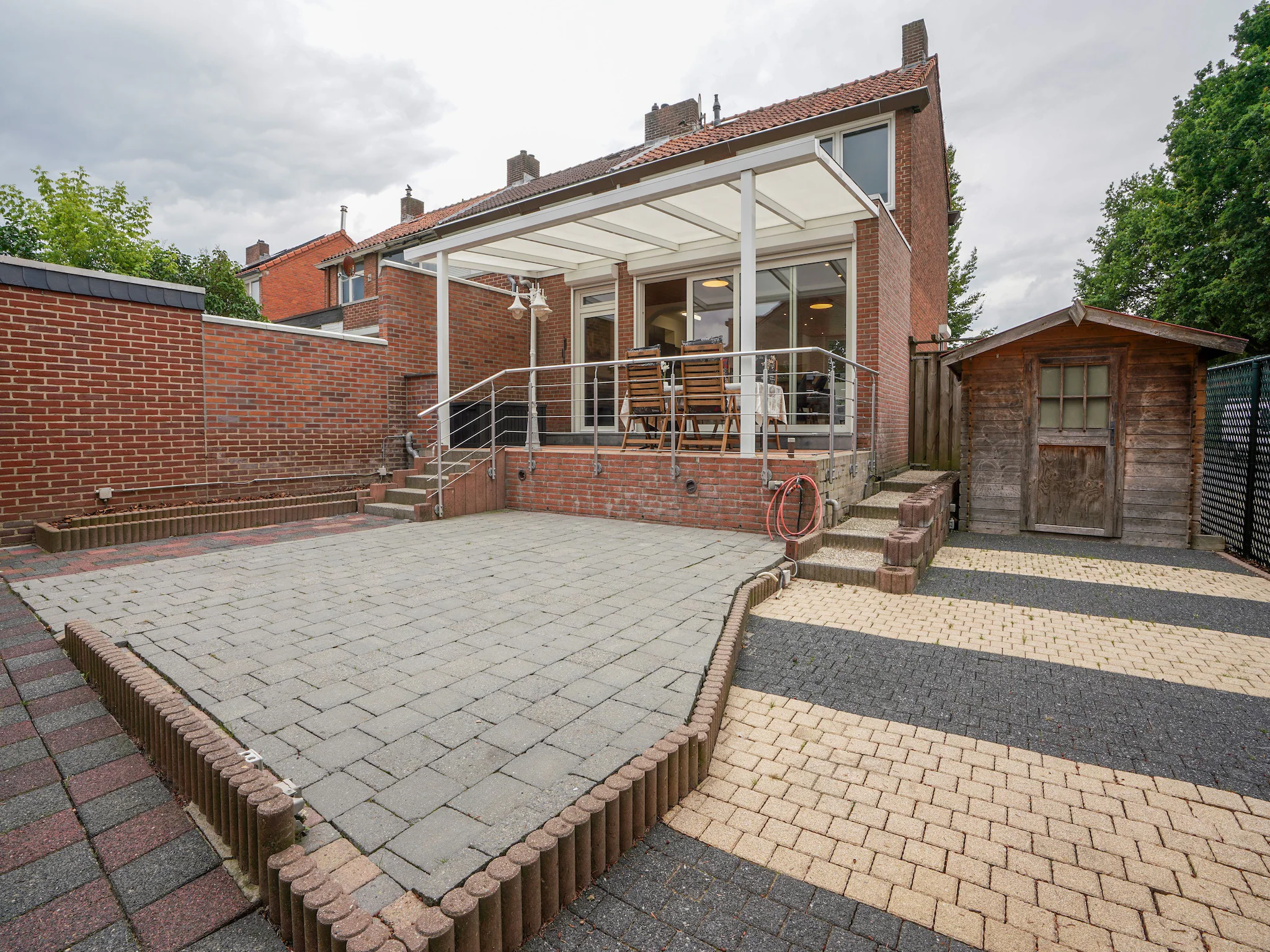 Foto's Rijtjeshuis in Kerkrade met tuin - Belvilla by Oyo