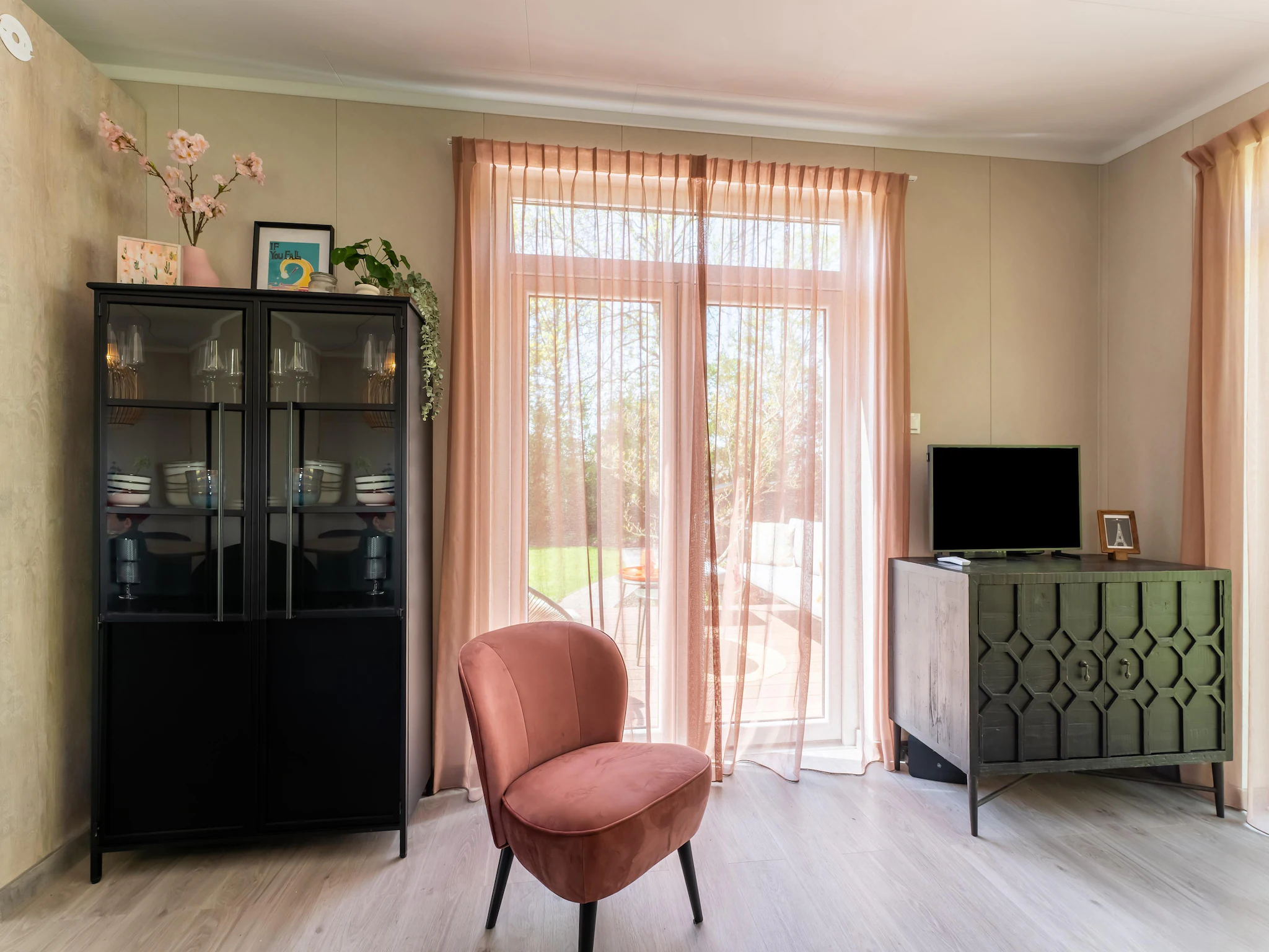 Foto's Luxe chalet bij Ouddorp met tuin - Belvilla by Oyo