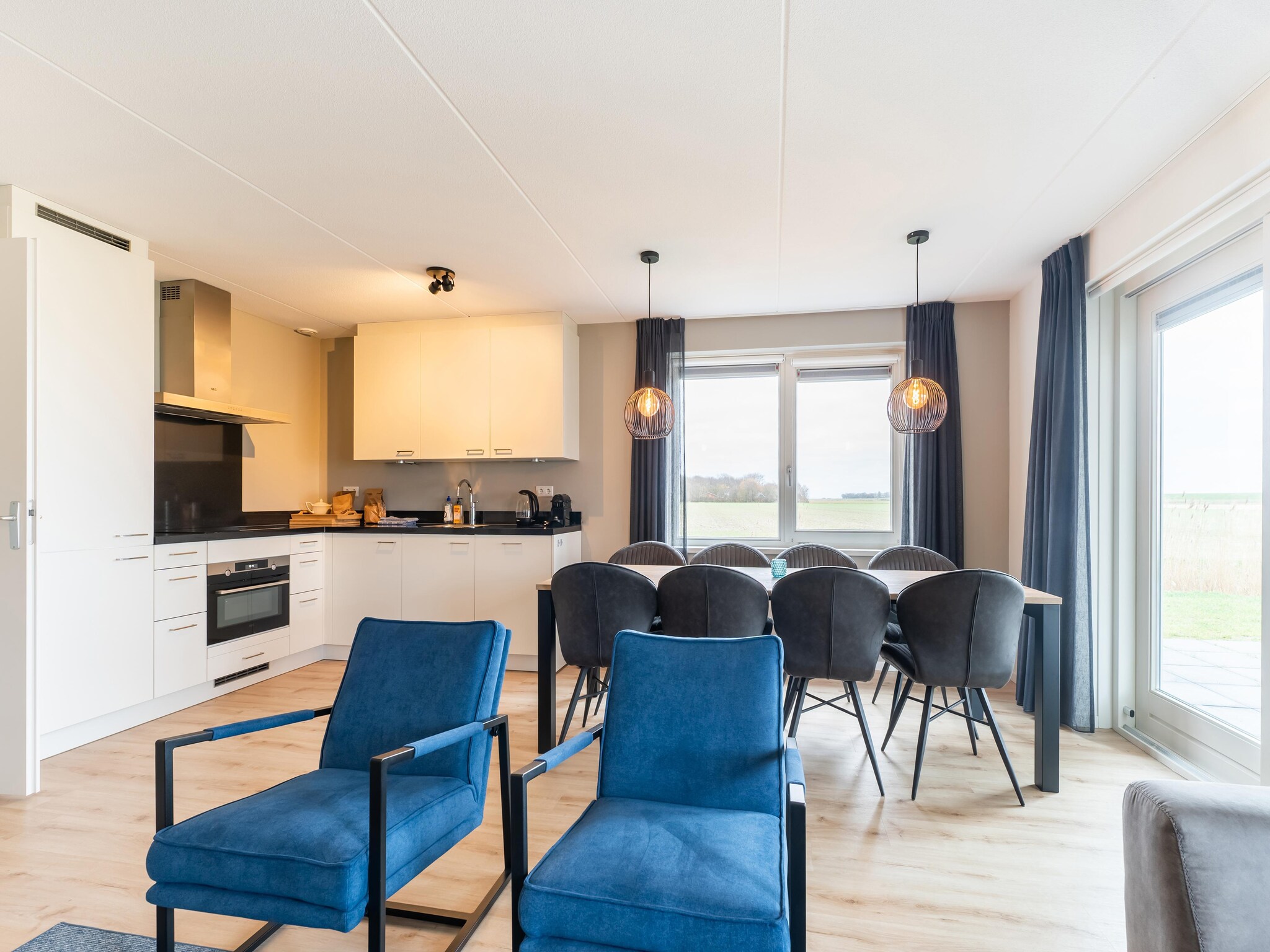 Foto's Luxe villa aan de Oosterschelde met sauna en schitterend uitzicht. - Belvilla by Oyo