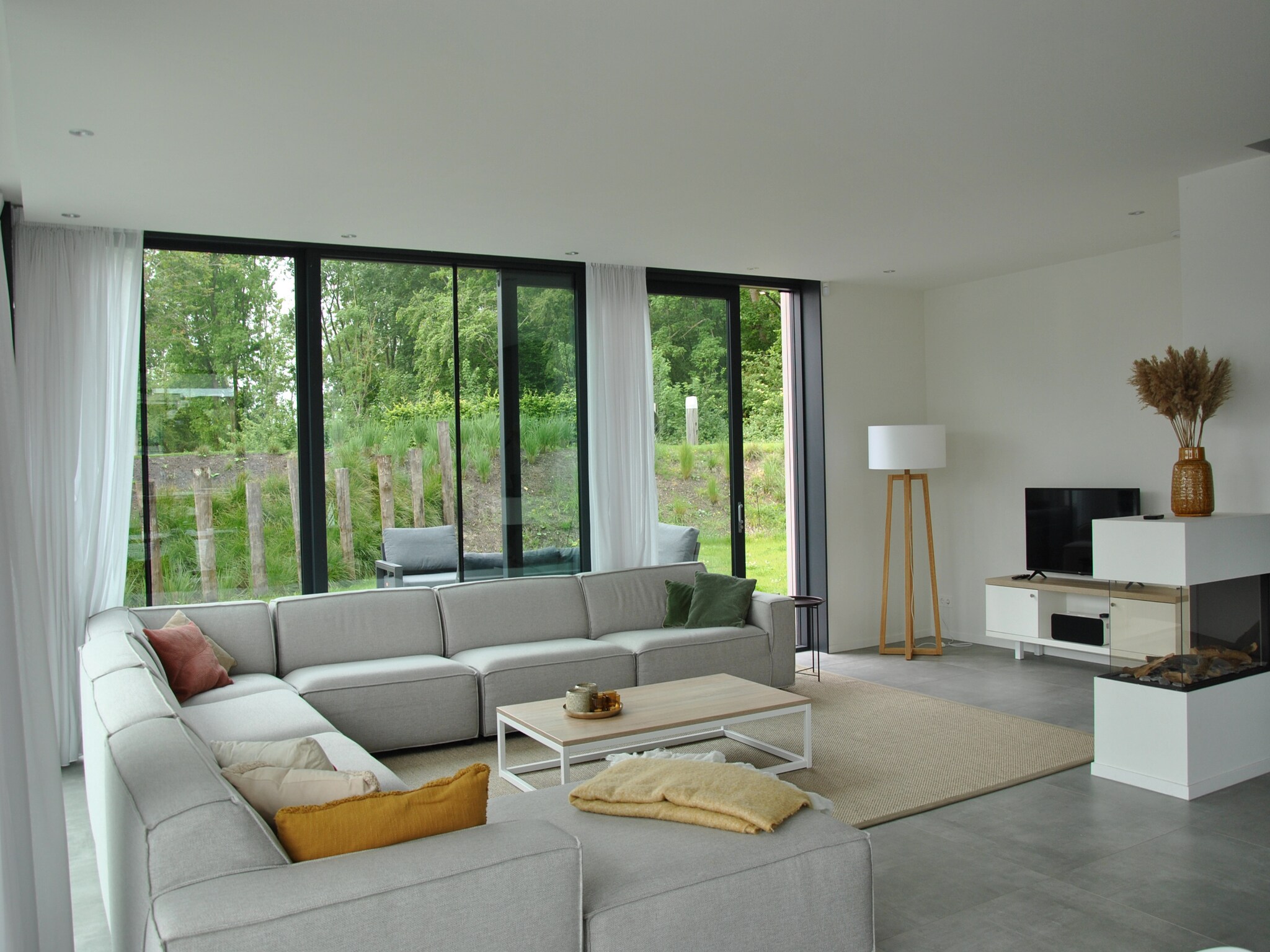 Foto's Luxe villa met eigen aanlegsteiger - Belvilla by Oyo