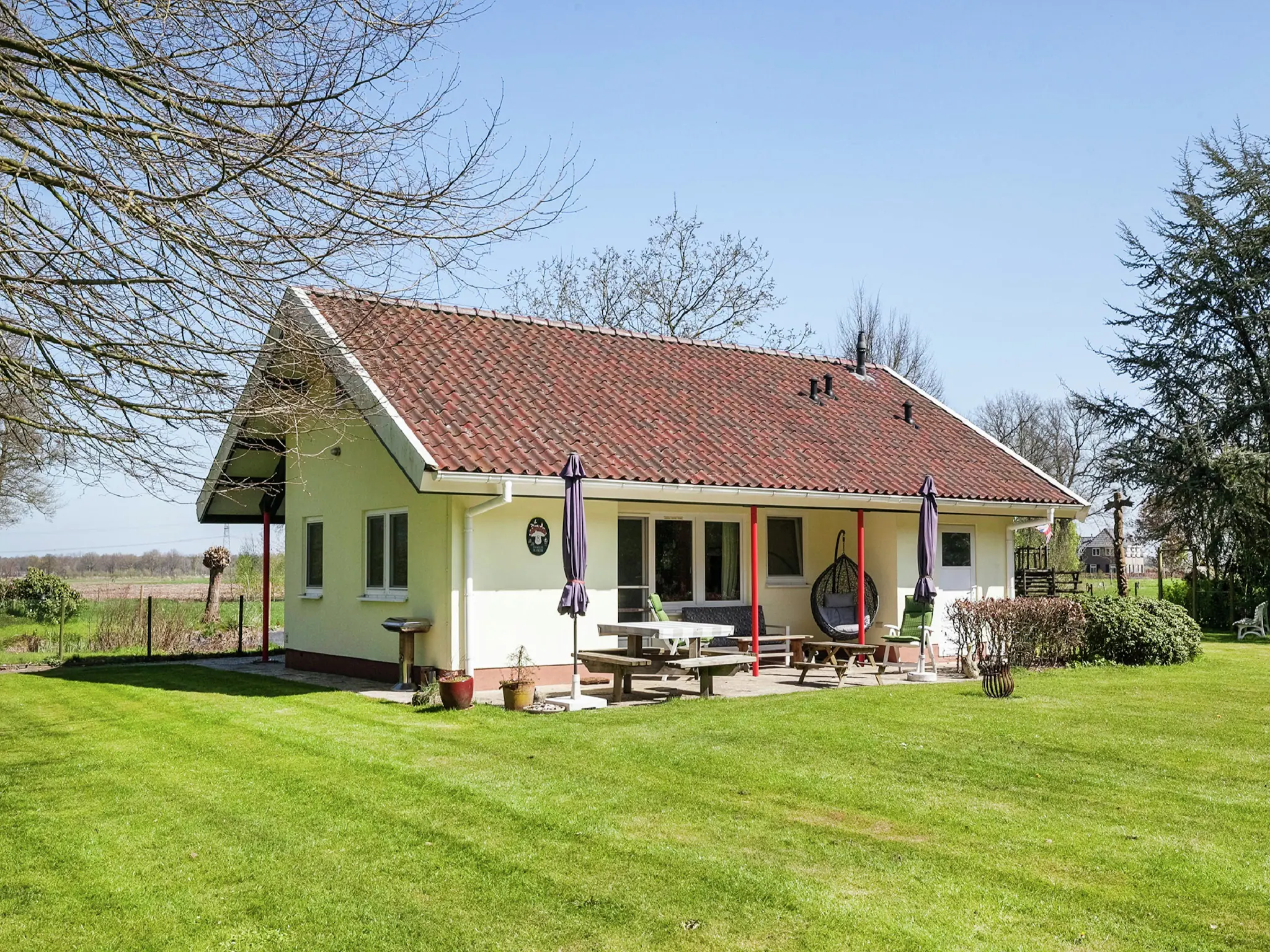 Foto's Huis met grote tuin, speeltuin en terras - Belvilla by Oyo