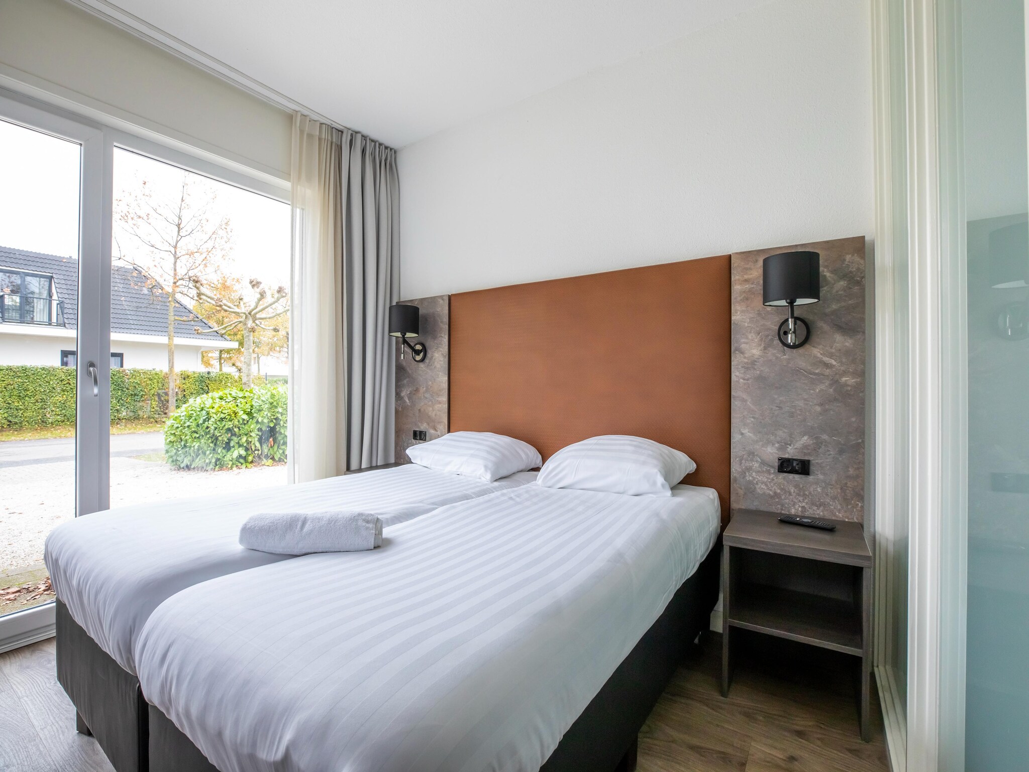 Foto's Moderne villa in Harderwijk met bubbelbad - Belvilla by Oyo