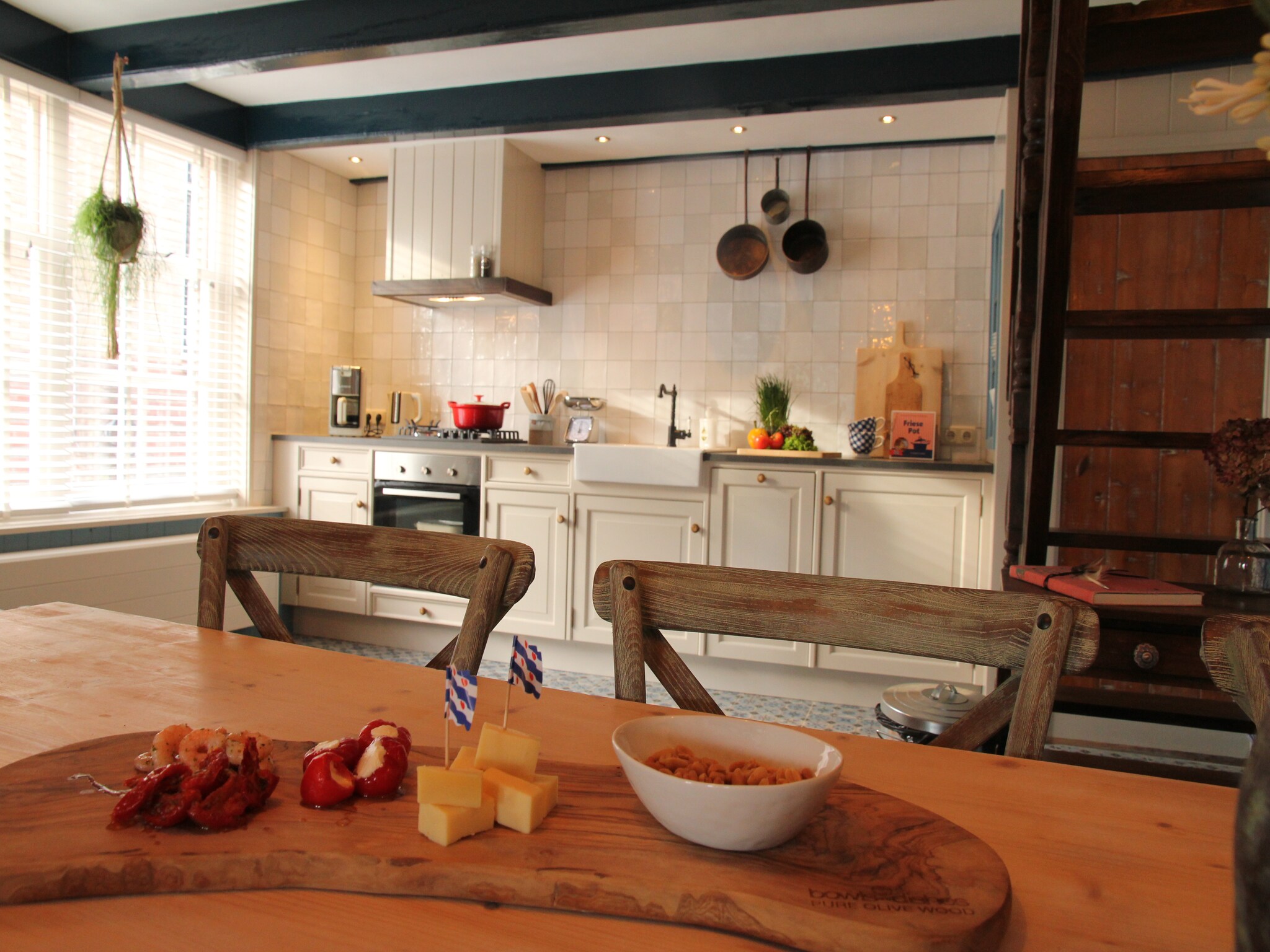 Foto's Heerlijk sfeervol vakantiehuis in Hindeloopen - Belvilla by Oyo