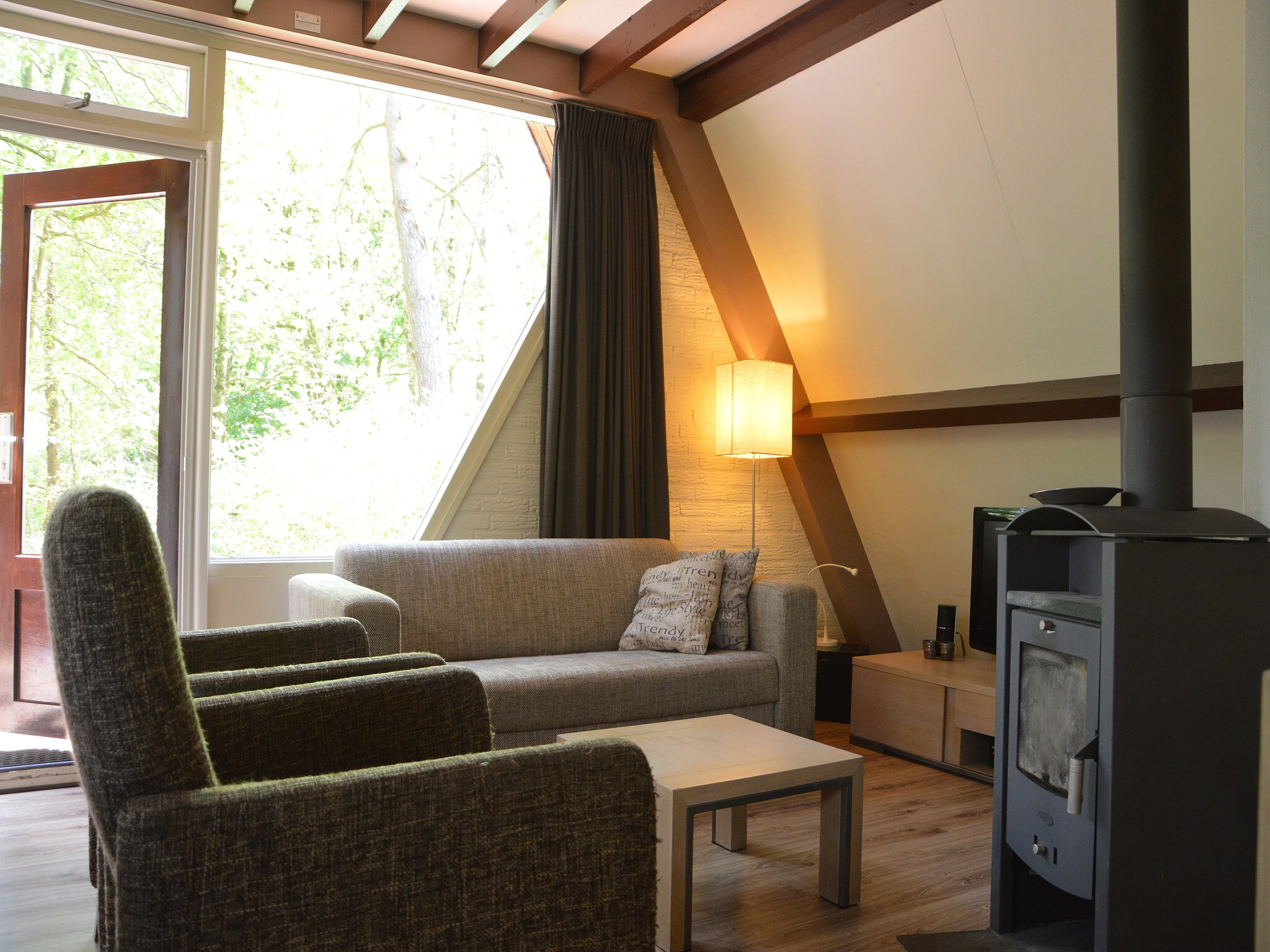 Foto's Comfortabele woning in Stramproy met uitzicht op het bos - Belvilla by Oyo