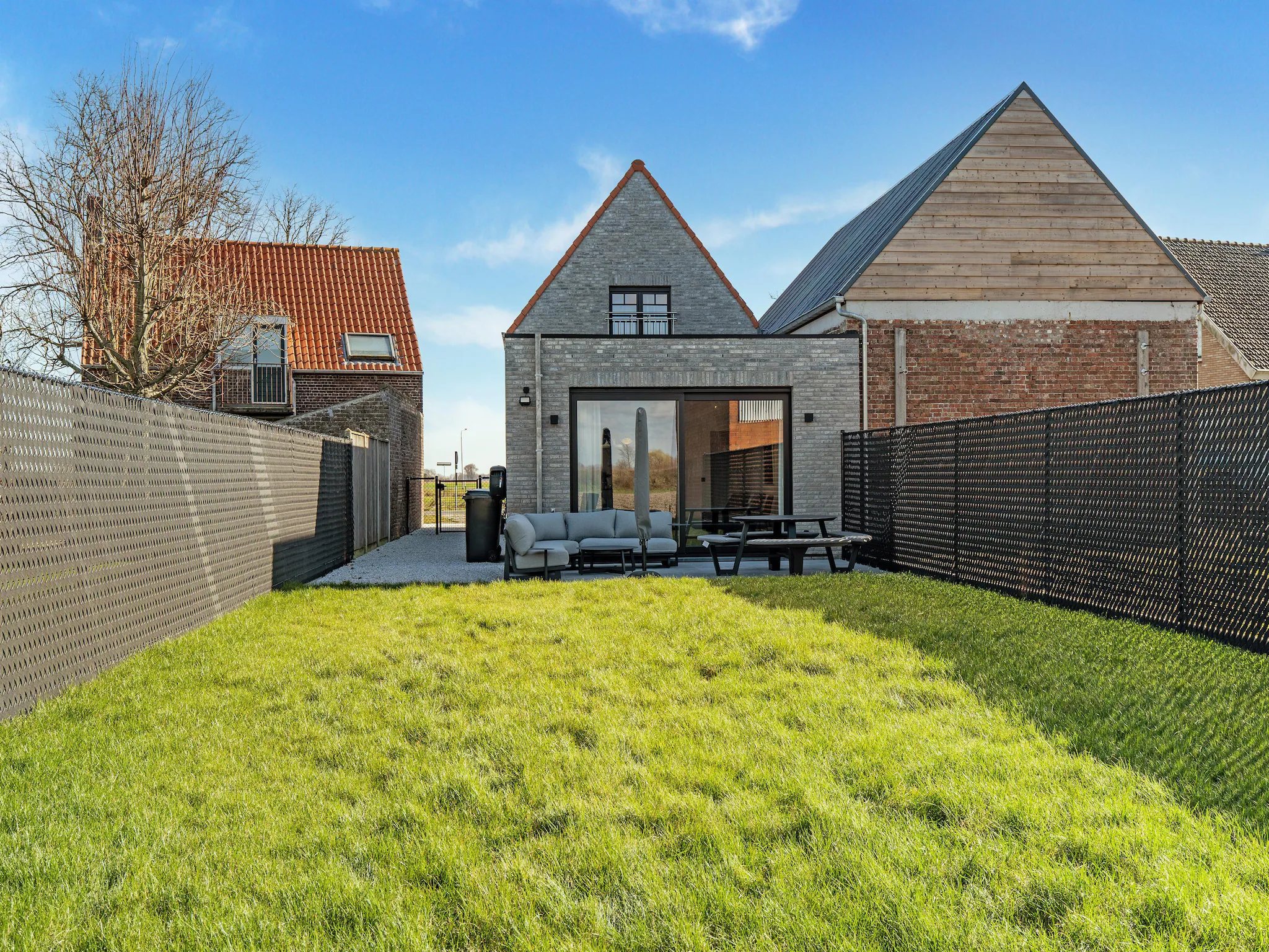 Foto's Modern vakantiehuis met tuin - Belvilla by Oyo