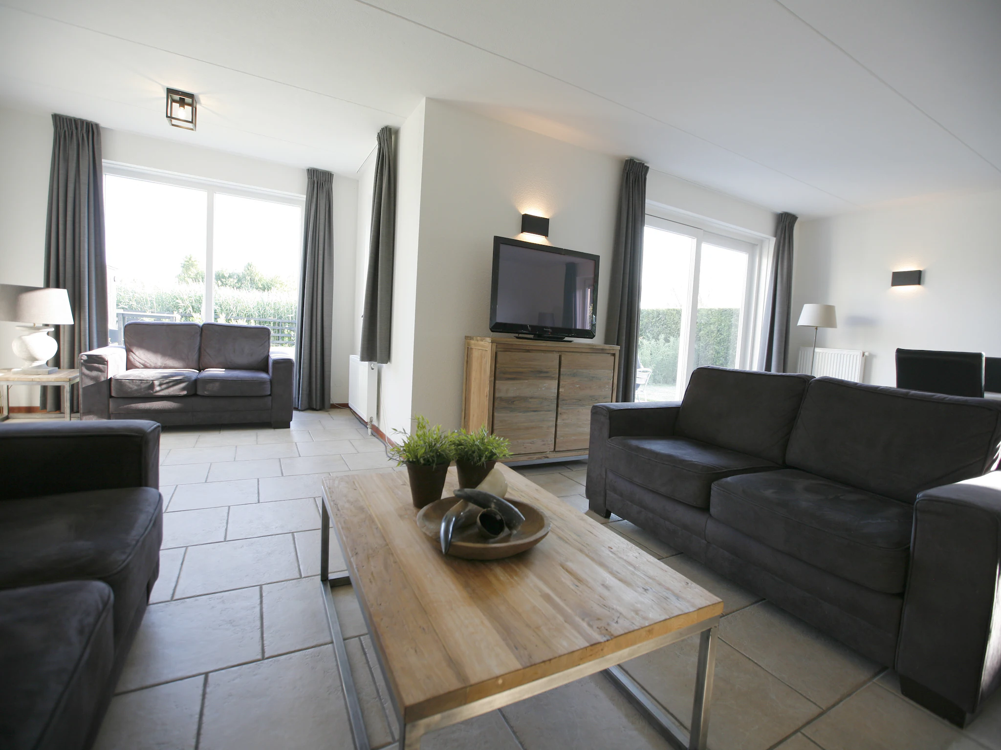 Foto's Luxe kindvriendelijke vakantievilla op prachtig landgoed in Zeewolde - Belvilla by Oyo