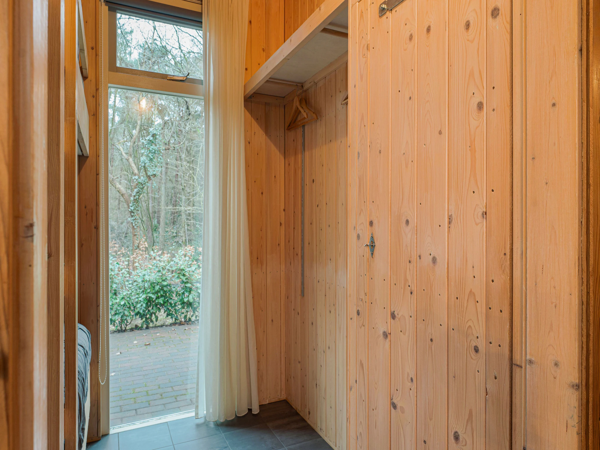 Foto's Idyllisch gelegen boshuis in Norg met sauna - Belvilla by Oyo