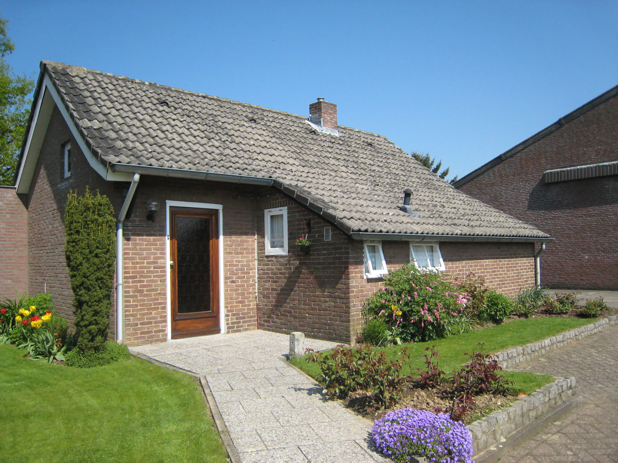 Foto's Authentiek appartement in Margraten met een terras - Belvilla by Oyo
