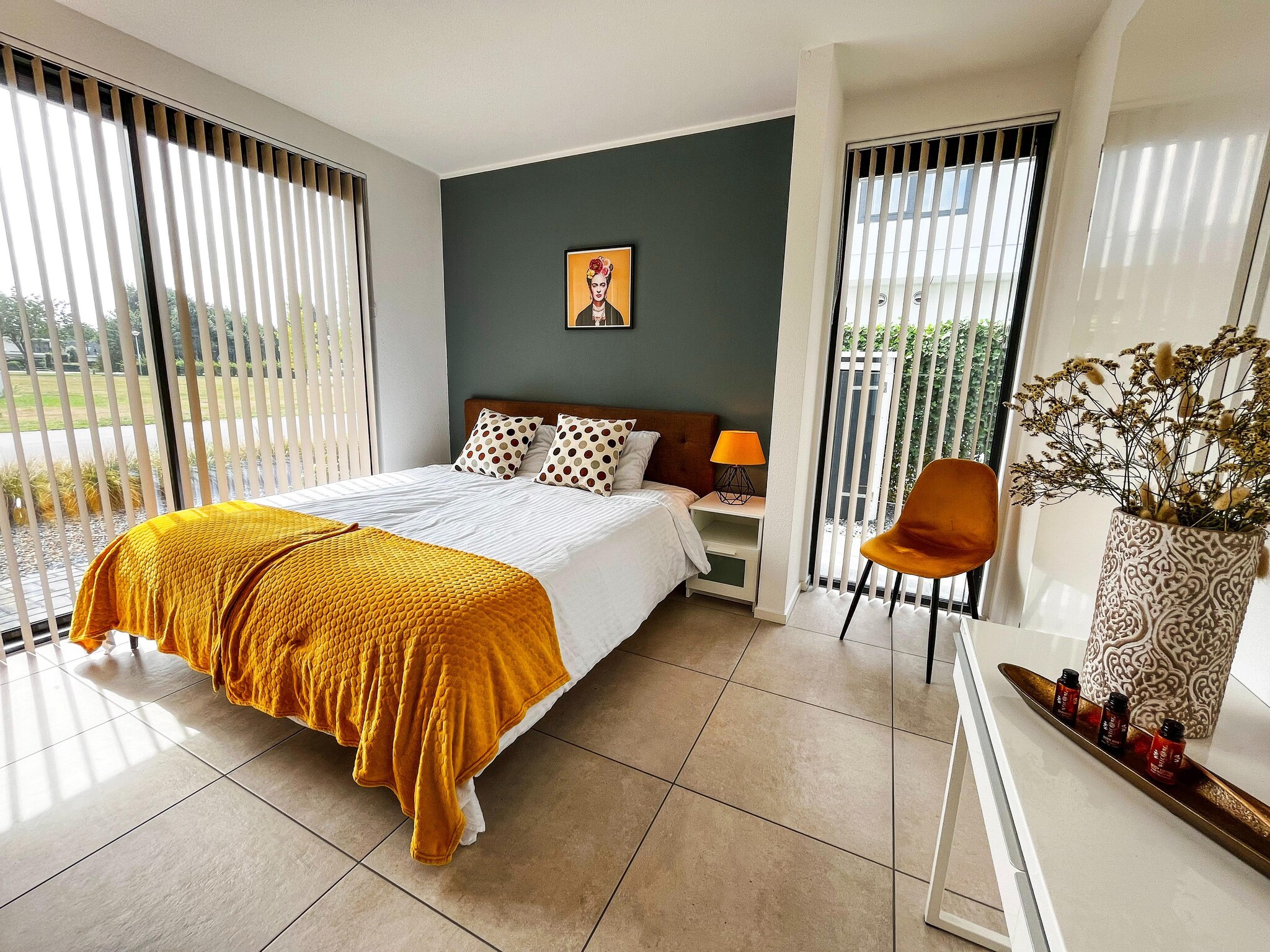 Foto's Luxe vakantiehuis in Zeewolde met tuin en bubbelbad - Belvilla by Oyo