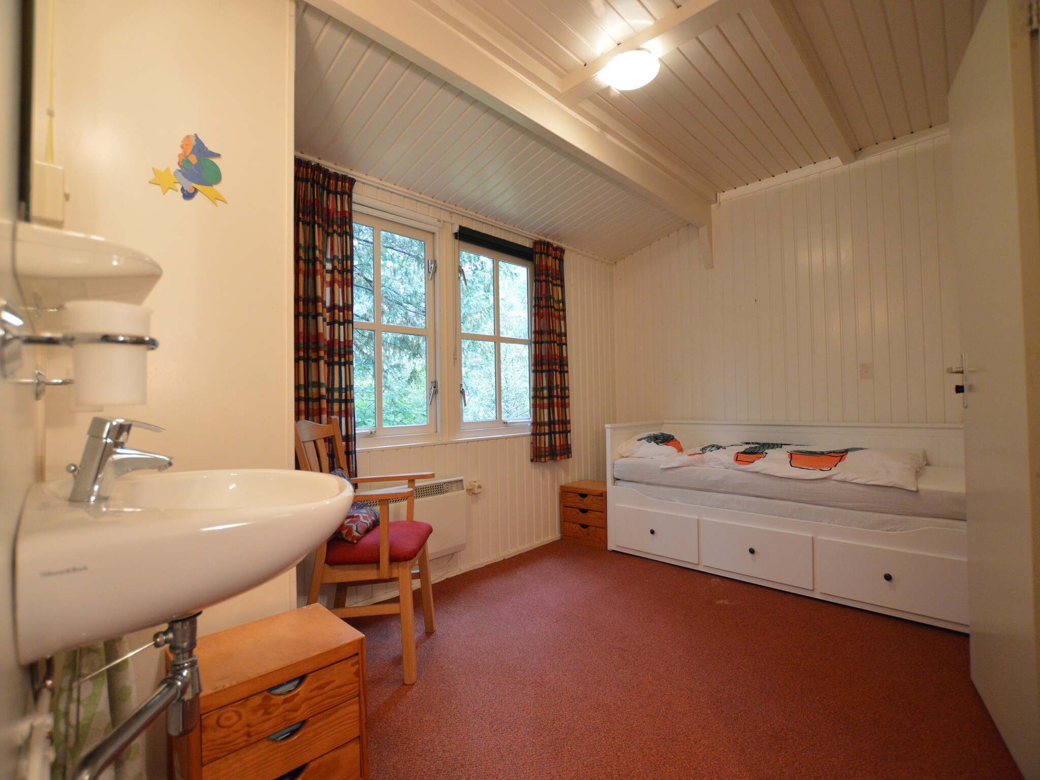 Foto's Houten vakantiehuis in Maarheeze midden op de heide - Belvilla by Oyo