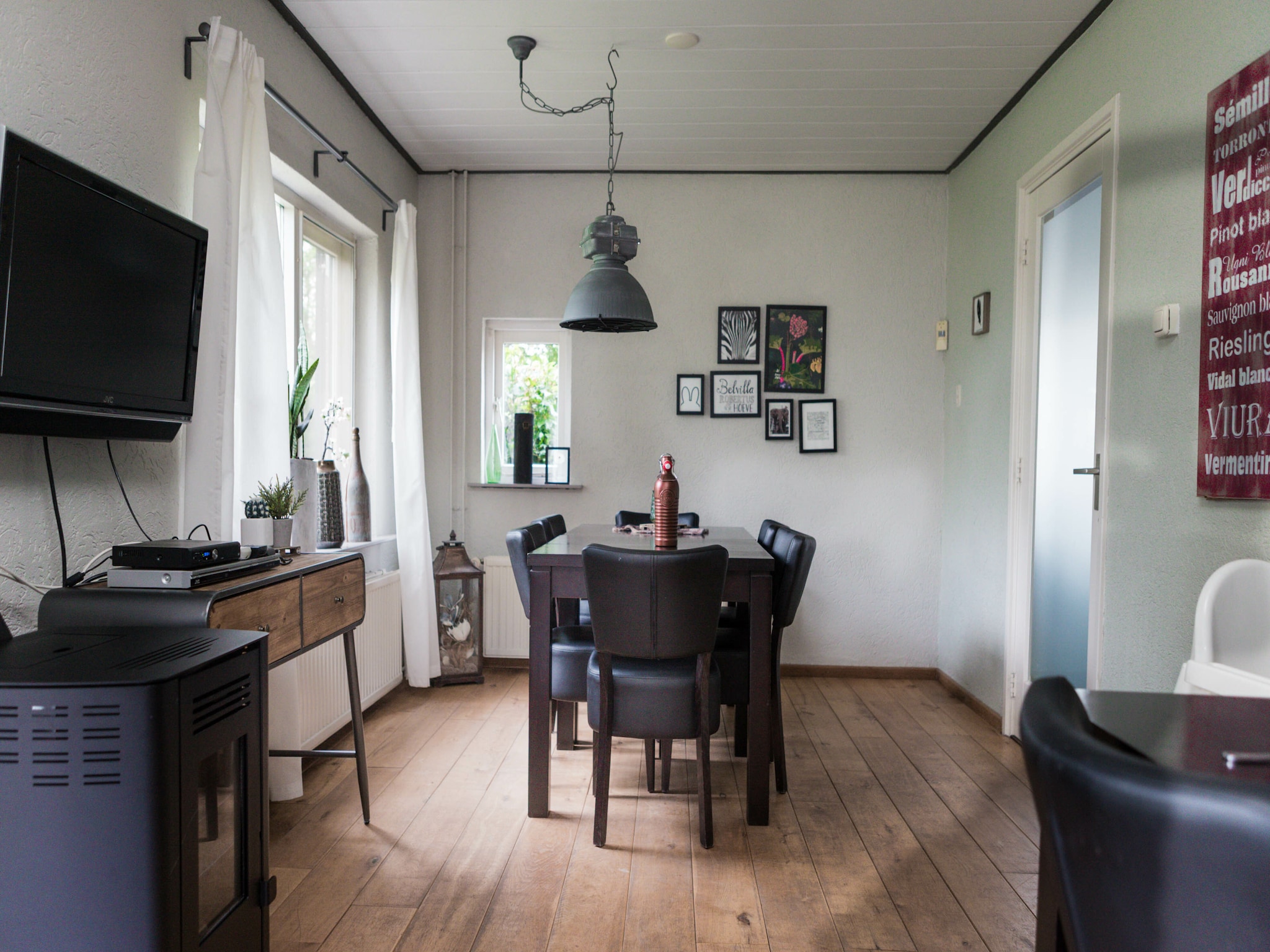 Foto's Vrijstaande sfeervolle woonboerderij met tuin - Belvilla by Oyo