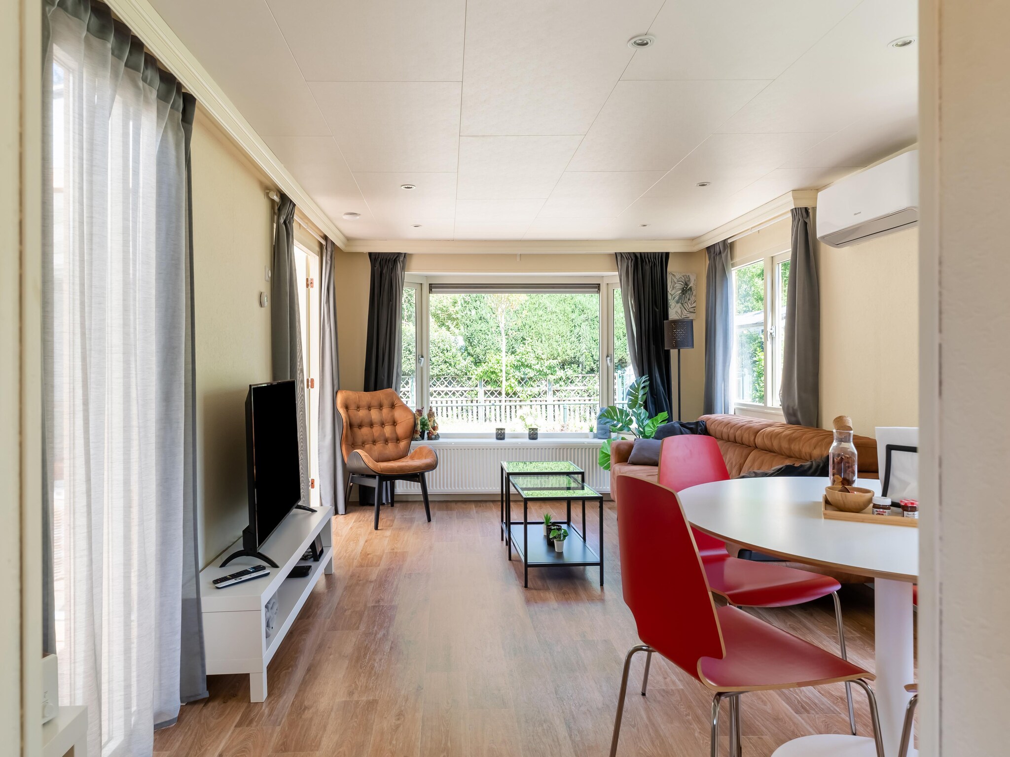 Foto's Chalet in Grenspark Kalmhoutse Heide bij Antwerpen - Belvilla by Oyo