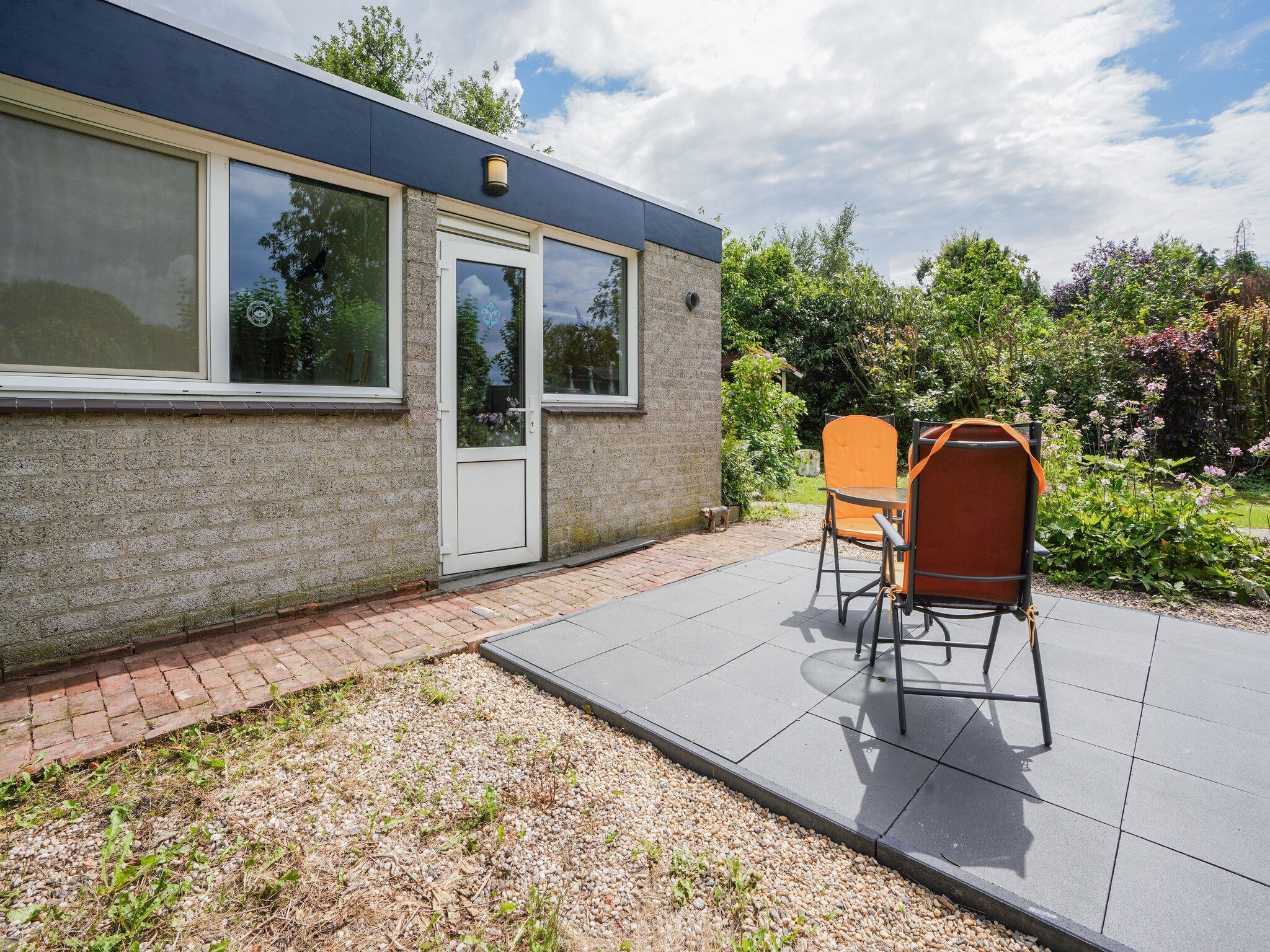 Foto's Gezellige bungalow in Landgraaf met terras en natuurtuin - Belvilla by Oyo