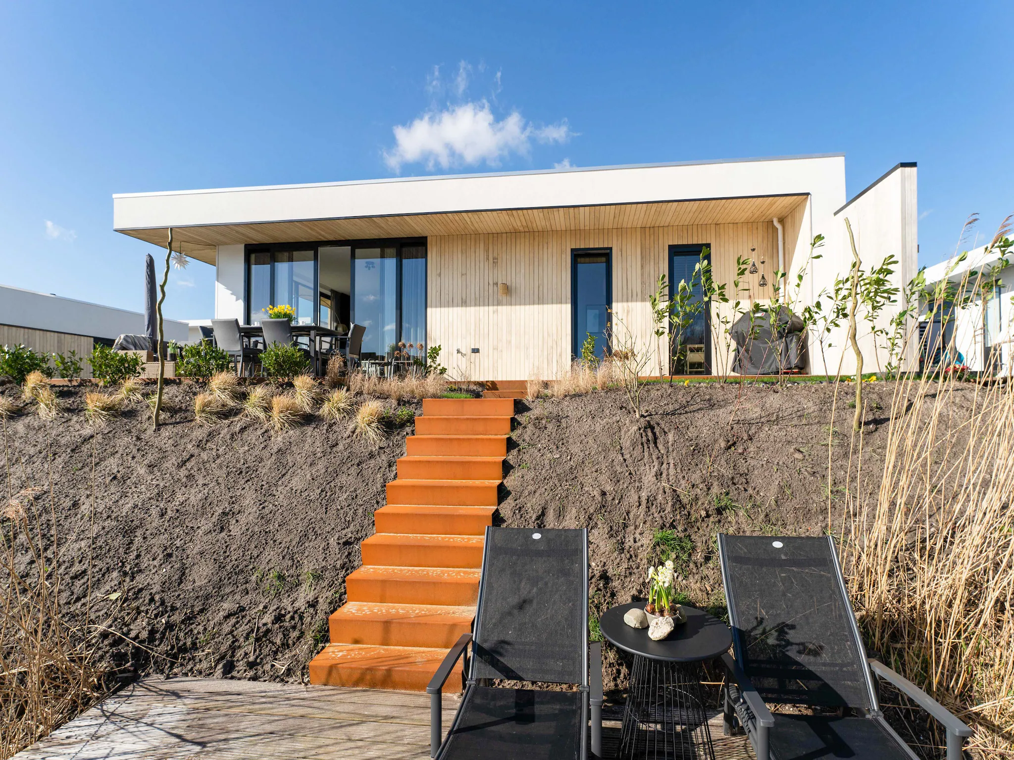 Foto's Gezinsvilla met tuin en aanlegsteiger - Belvilla by Oyo