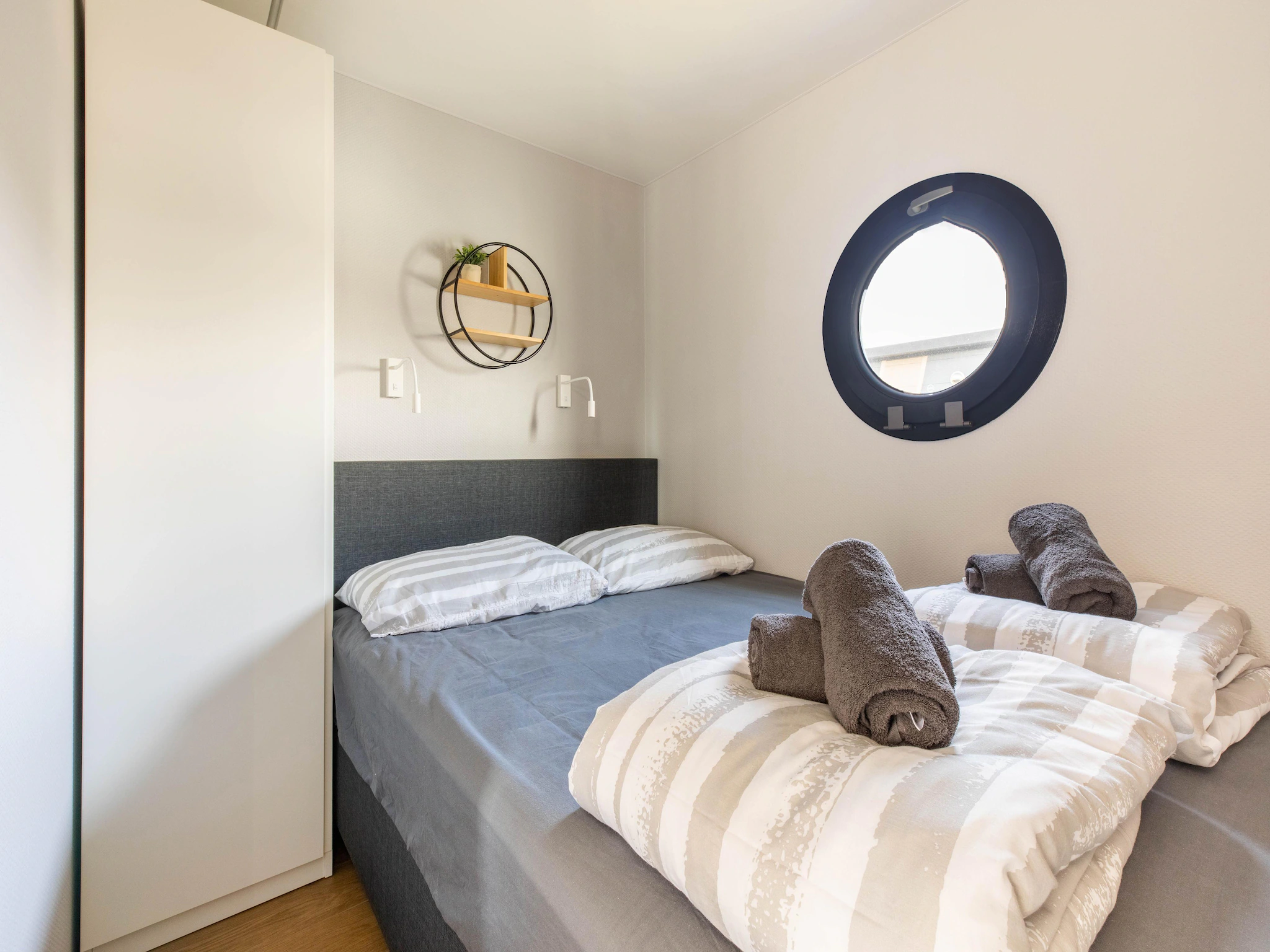 Foto's Comfortabele woonboot in jachthaven Volendam - Belvilla by Oyo