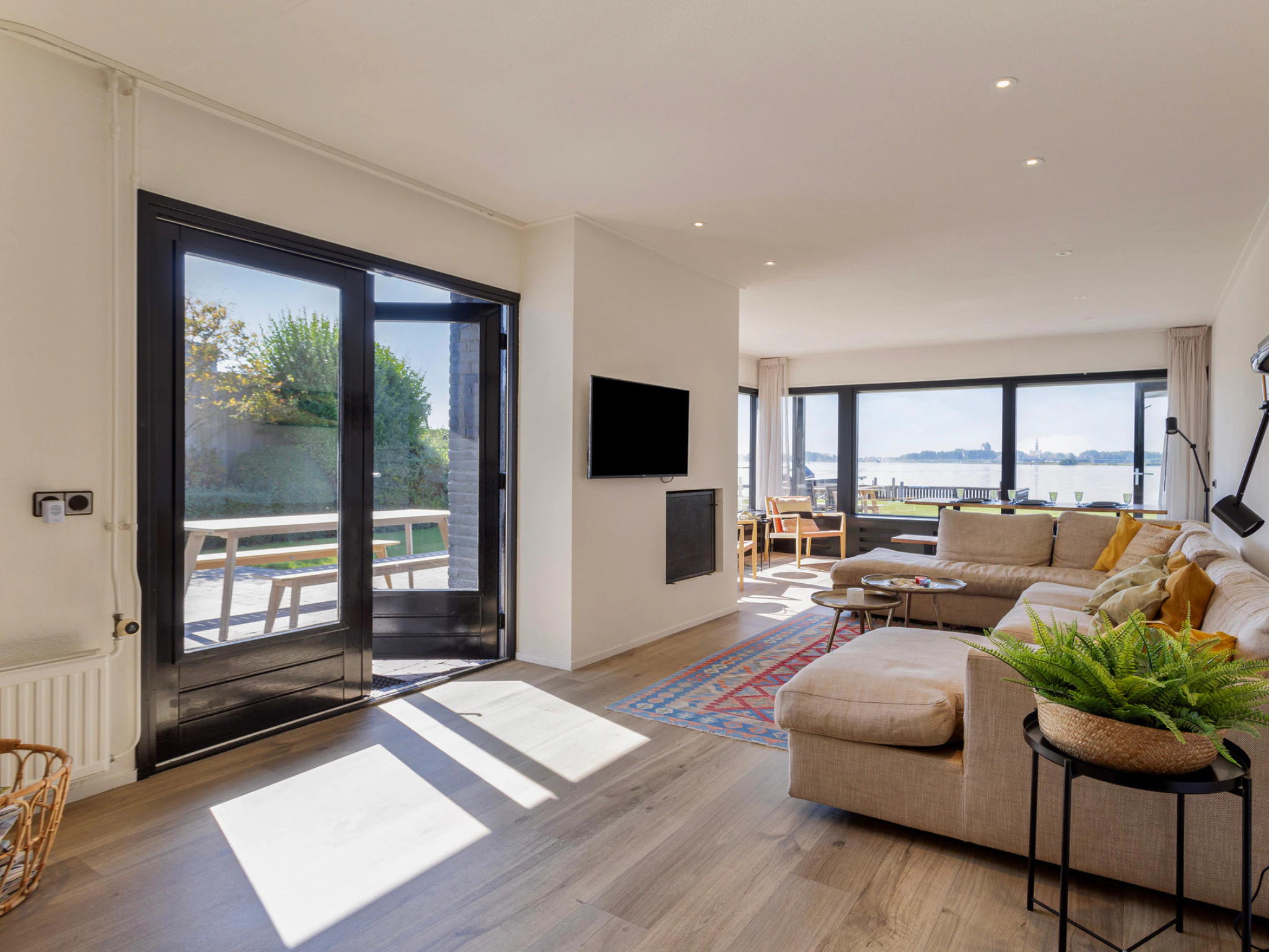 Foto's Ruime villa in Kamperland nabij meer - Belvilla by Oyo