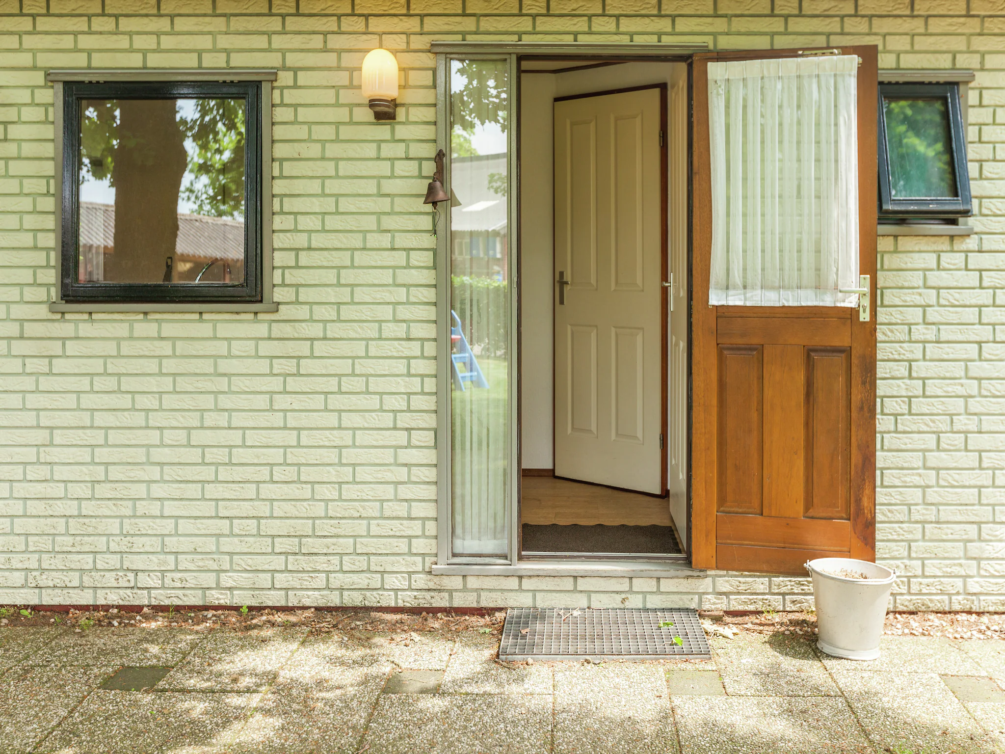 Foto's Schitterend chalet in Uden met een terras - Belvilla by Oyo