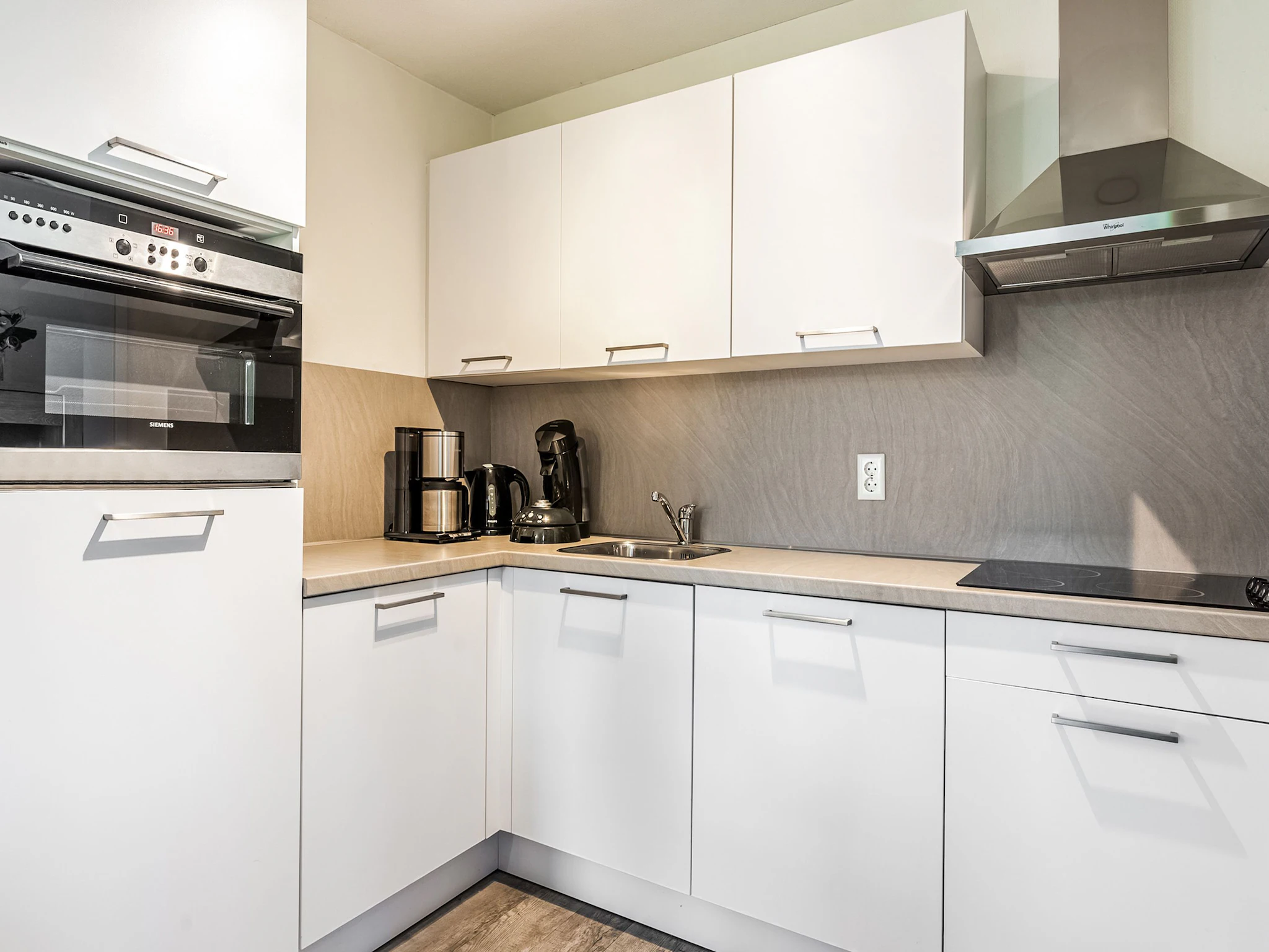 Foto's Vrijstaande vakantiewoning met tuin, 2 terrassen en zicht op de polders - Belvilla by Oyo
