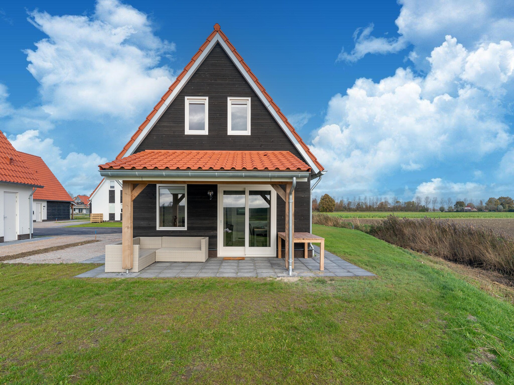 Foto's Vakantiehuis nabij strand met tuin - Belvilla by Oyo