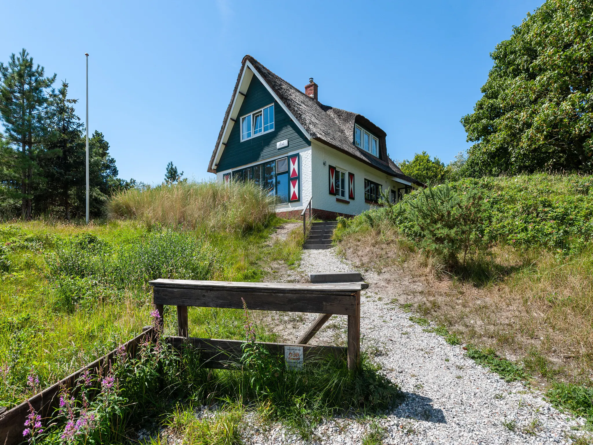 Foto's Prachtige duinvilla met rieten dak - Belvilla by Oyo
