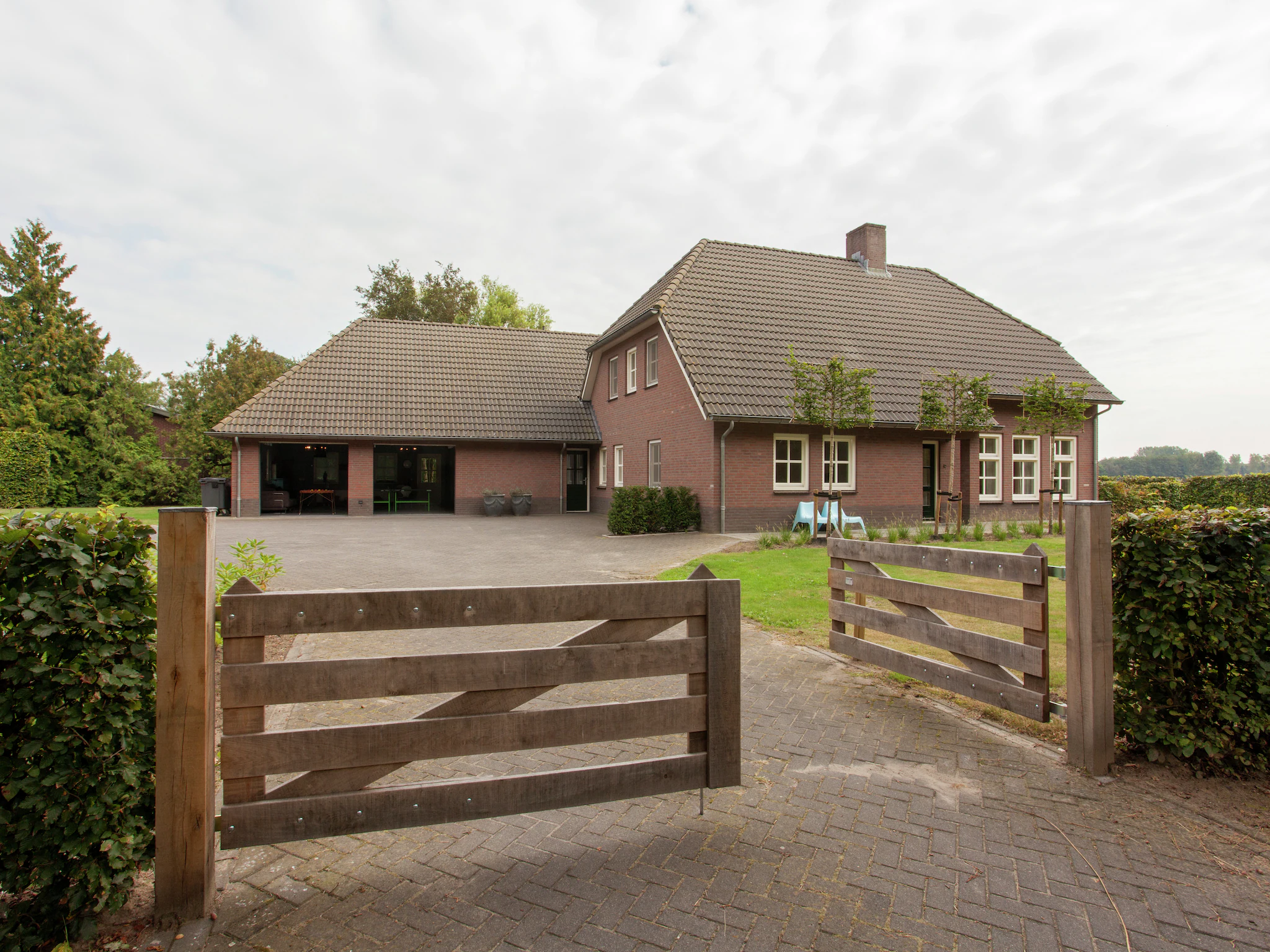 Foto's Stijlvolle vakantiewoning in Leende met terras - Belvilla by Oyo