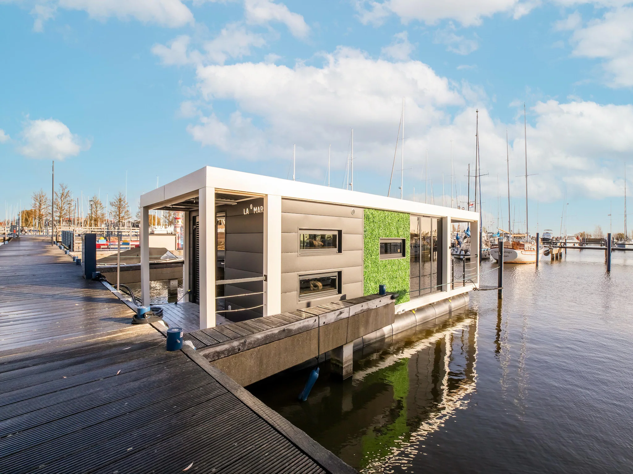 Foto's Prachtige woonboot met gedeeld zwembad - Belvilla by Oyo