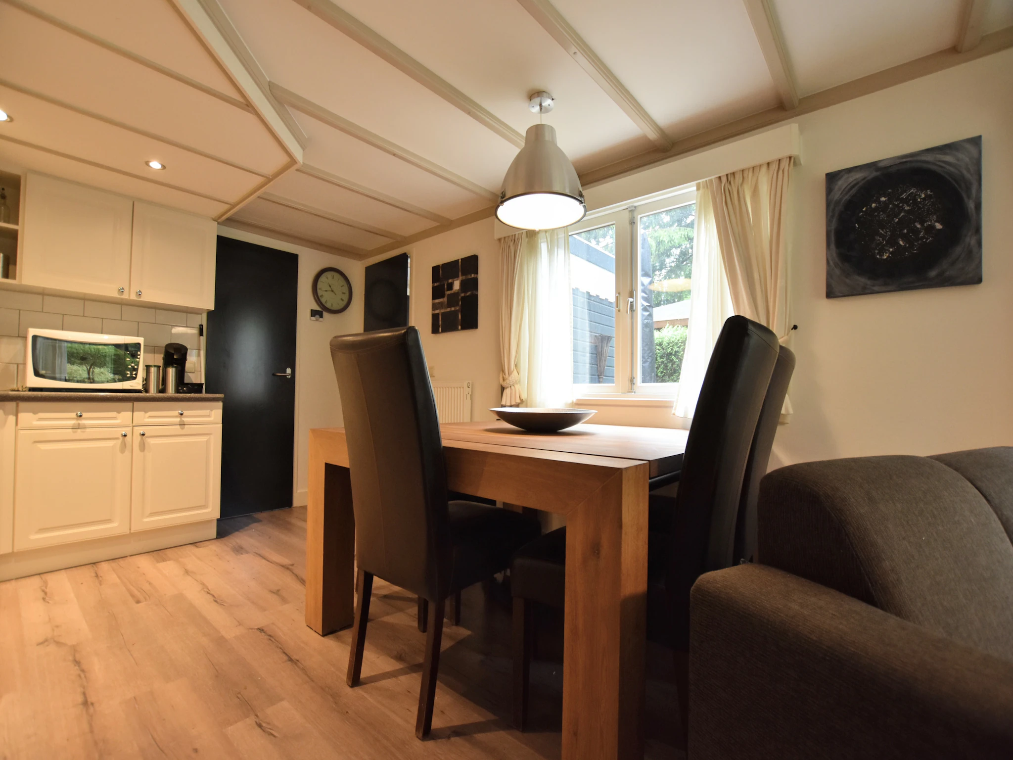 Foto's Chalet met eigen tuin en terrassen - Belvilla by Oyo