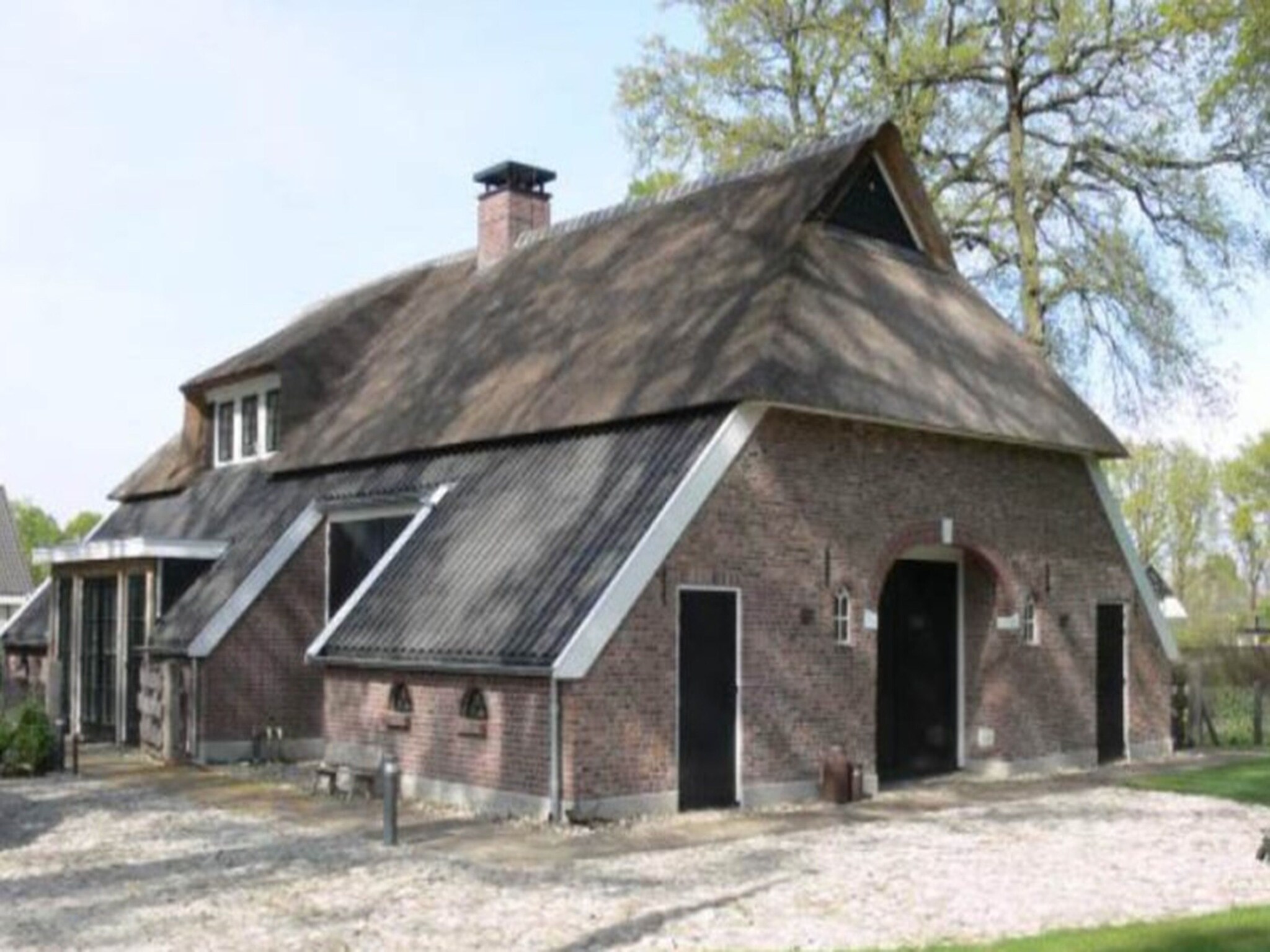 Foto's Prachtig vakantiehuis in Nijverdal met een Jacuzzi - Belvilla by Oyo