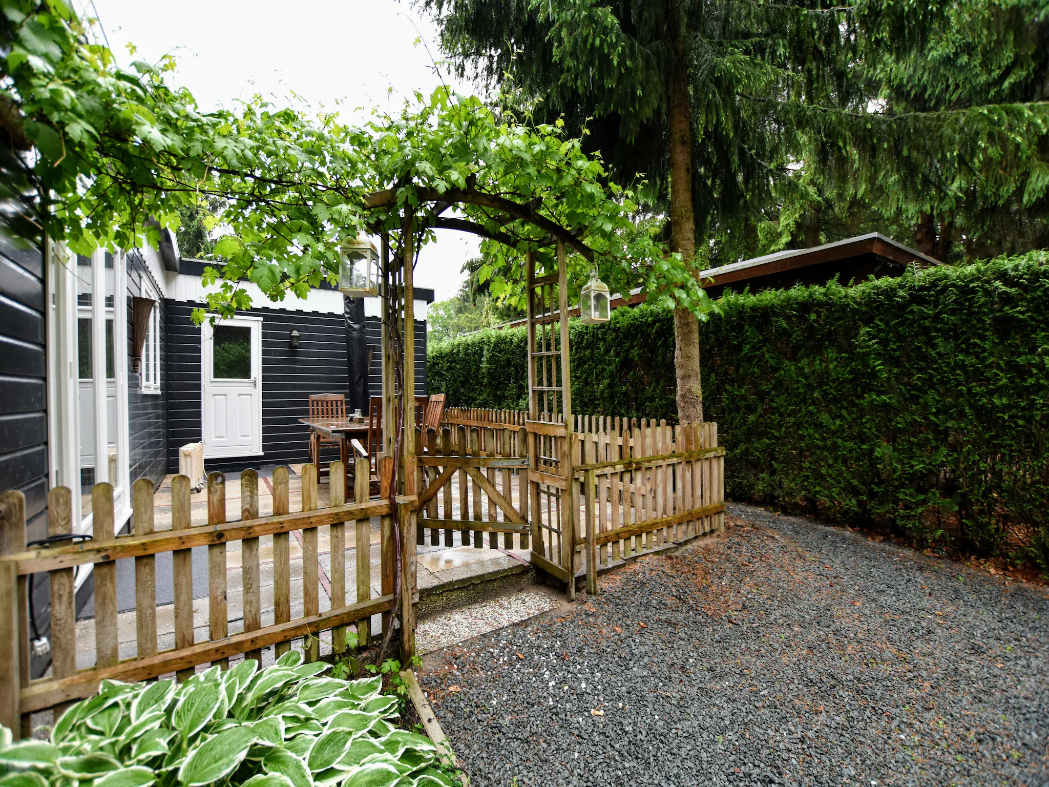Foto's Chalet met eigen tuin en terrassen - Belvilla by Oyo