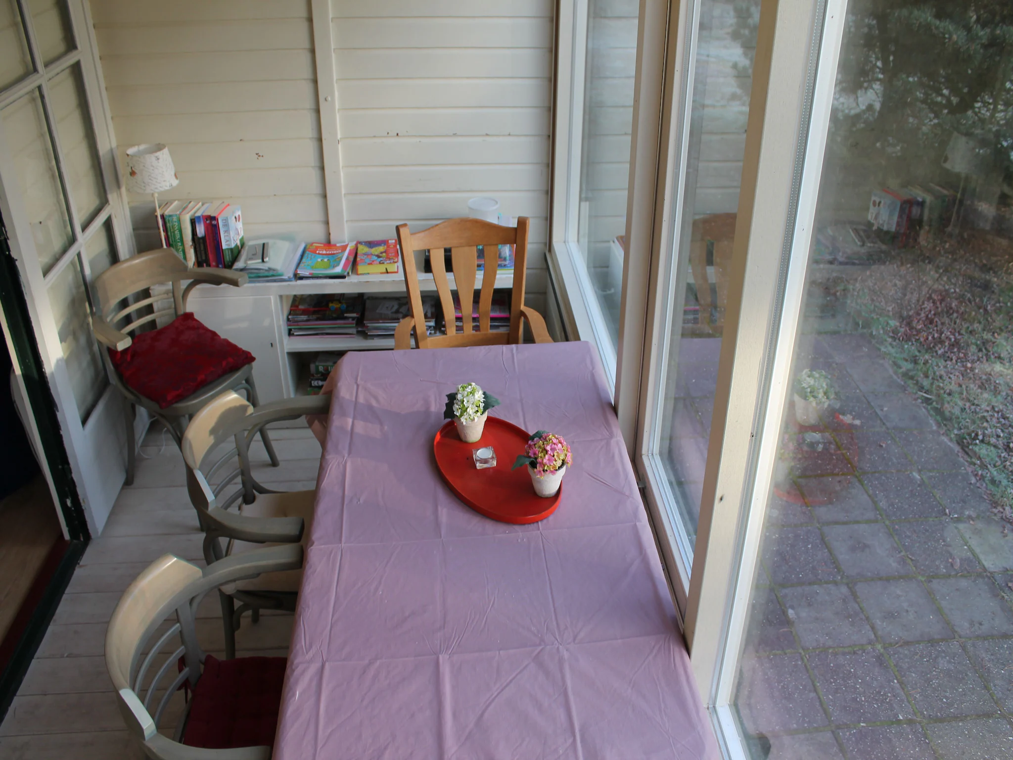 Foto's Houten vakantiehuis in Maarheeze midden op de heide - Belvilla by Oyo