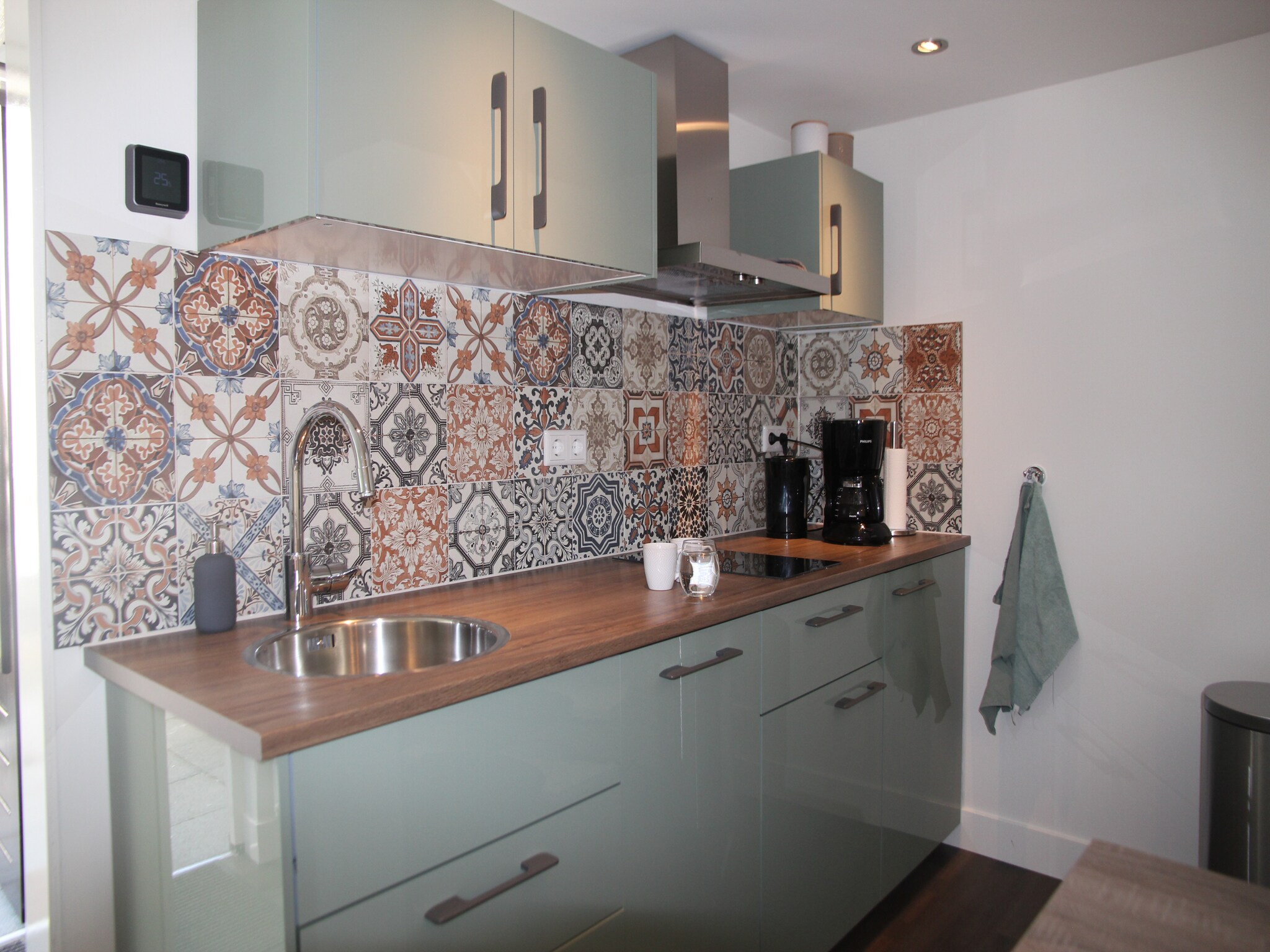 Foto's Modern en compleet gerenoveerd appartement op loopafstand van het strand - Belvilla by Oyo