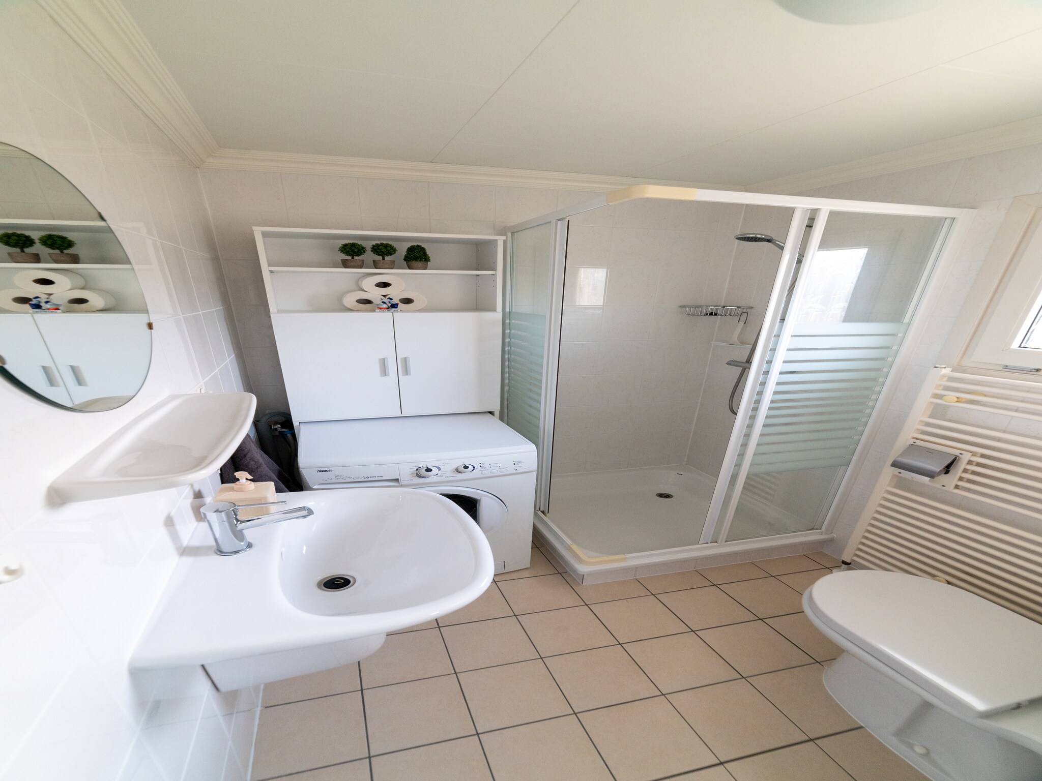 Foto's Gezellig chalet in Giethoorn met een aanlegsteiger - Belvilla by Oyo