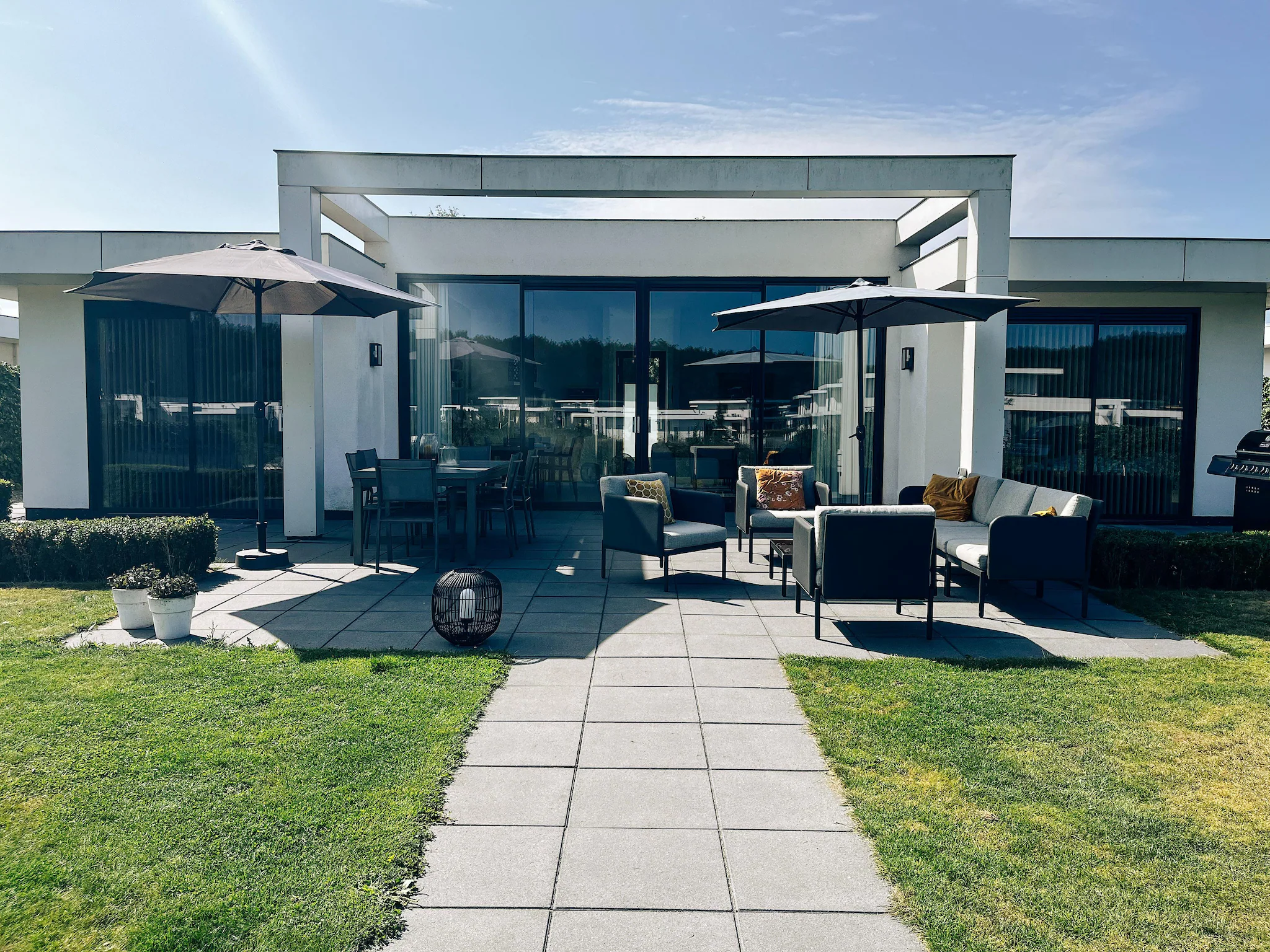 Foto's Luxe vakantiehuis in Zeewolde met tuin en bubbelbad - Belvilla by Oyo