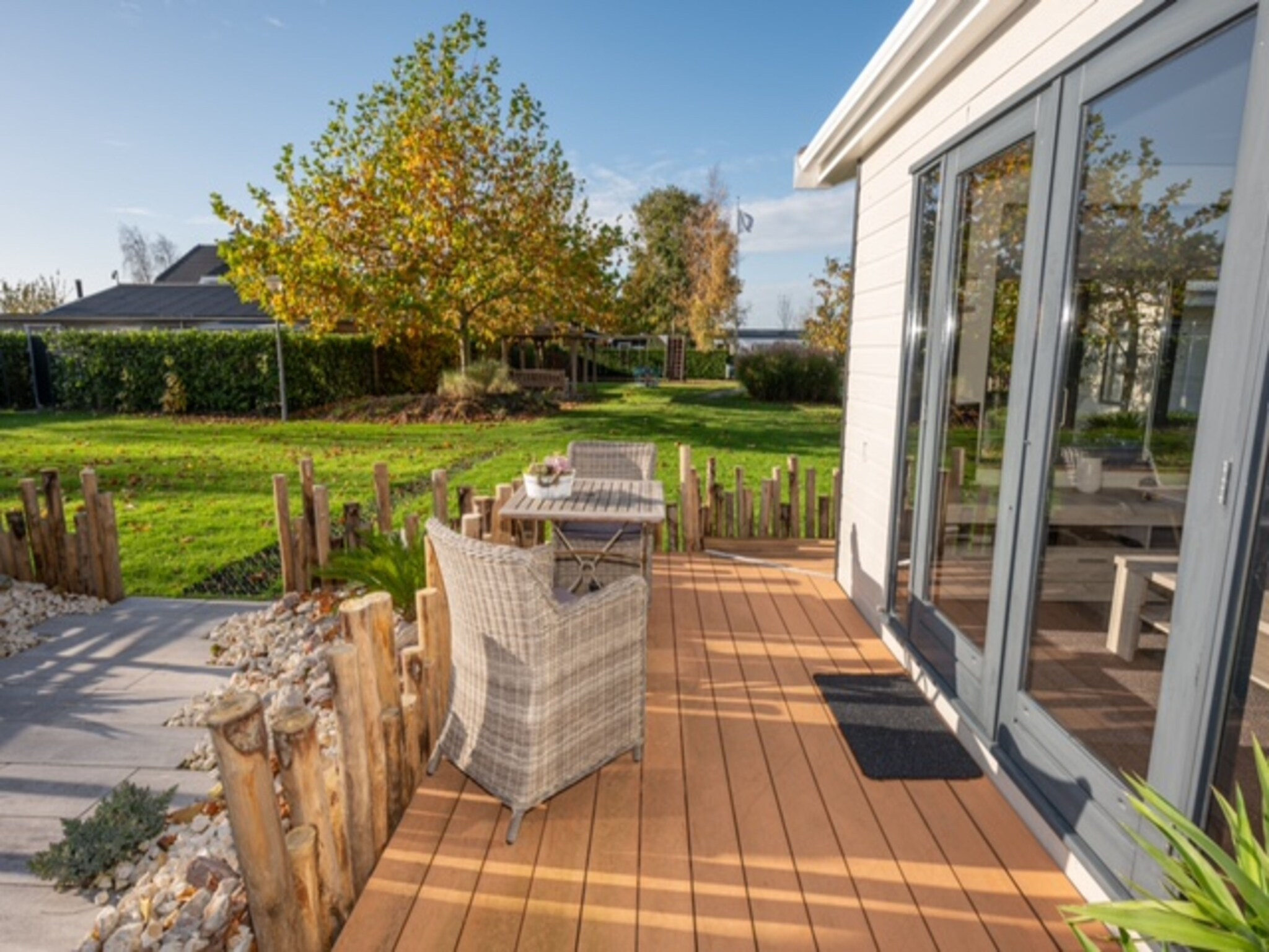 Foto's Chalet Sea Rocks met uitzicht en tuin - Belvilla by Oyo